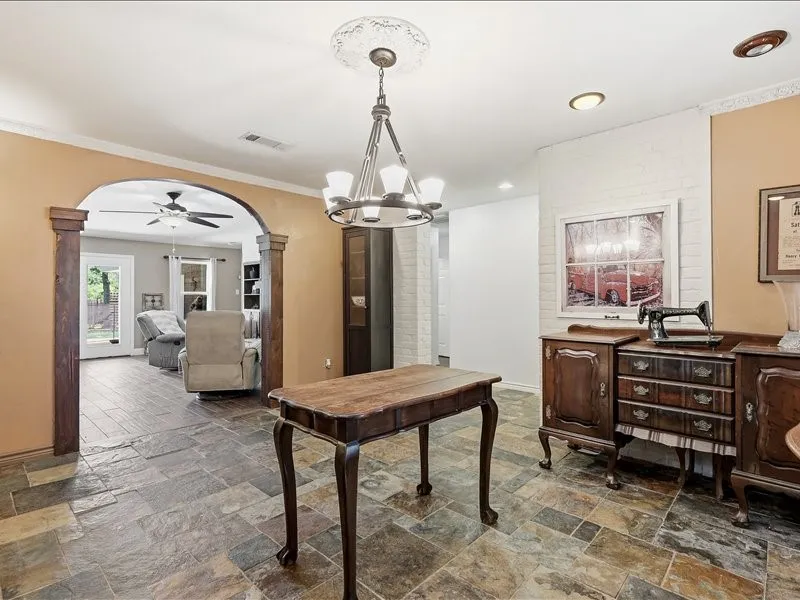Single Family Residence For Sale in Tarrant County , 200 Timberlane Terrace, Euless, Texas 76039, 4 Bedroom, 2 Bathroom, Garage spaces, 2,650 Sqft, built in 1965, mls#21299740, Real Estate Agent in Euless, Homes For Sale in Tarrant county, Homes For Sale in Euless, Realtor in Euless Texas, Real Estate Brokerage Independent Realty Texas, Luminita Cordes Realtor