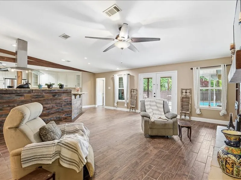 Single Family Residence For Sale in Tarrant County , 200 Timberlane Terrace, Euless, Texas 76039, 4 Bedroom, 2 Bathroom, Garage spaces, 2,650 Sqft, built in 1965, mls#21299740, Real Estate Agent in Euless, Homes For Sale in Tarrant county, Homes For Sale in Euless, Realtor in Euless Texas, Real Estate Brokerage Independent Realty Texas, Luminita Cordes Realtor