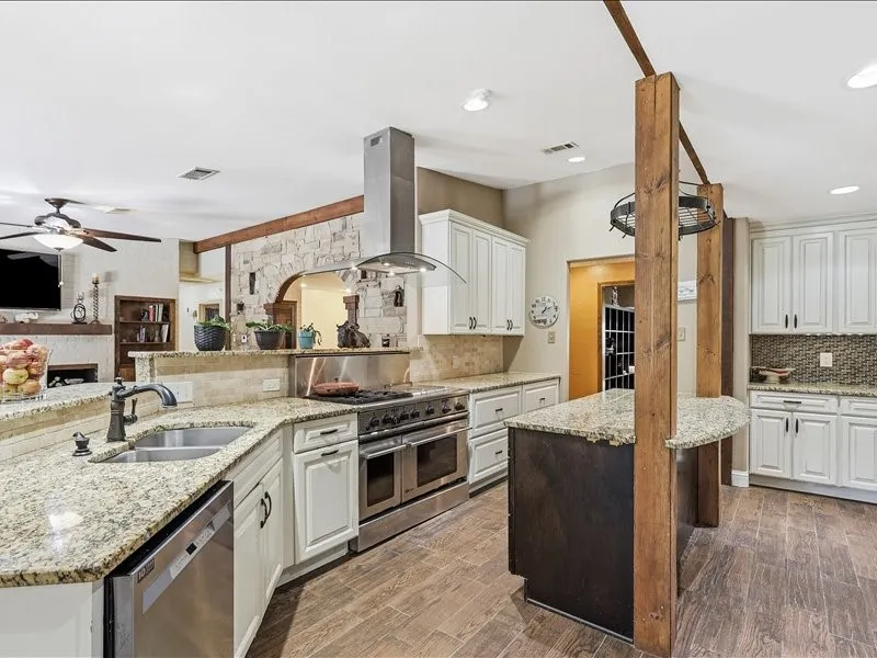 Single Family Residence For Sale in Tarrant County , 200 Timberlane Terrace, Euless, Texas 76039, 4 Bedroom, 2 Bathroom, Garage spaces, 2,650 Sqft, built in 1965, mls#21299740, Real Estate Agent in Euless, Homes For Sale in Tarrant county, Homes For Sale in Euless, Realtor in Euless Texas, Real Estate Brokerage Independent Realty Texas, Luminita Cordes Realtor