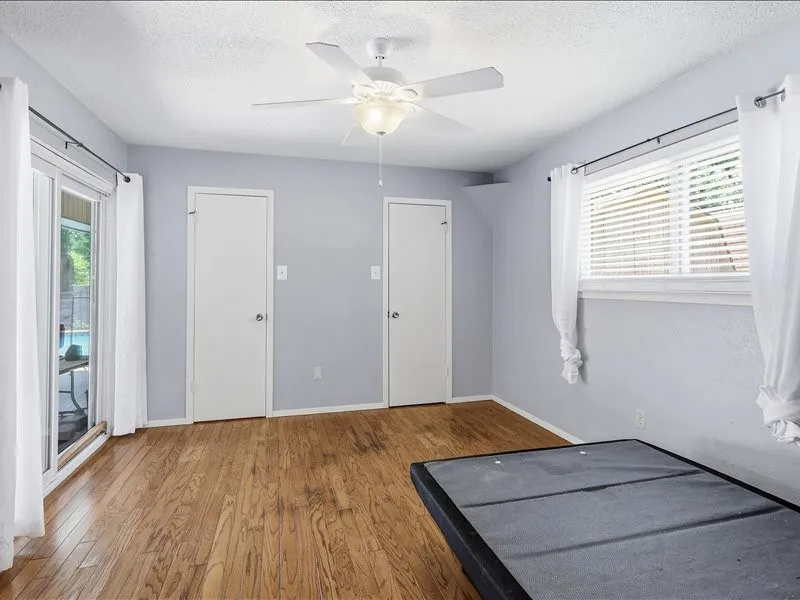 Single Family Residence For Sale in Tarrant County , 200 Timberlane Terrace, Euless, Texas 76039, 4 Bedroom, 2 Bathroom, Garage spaces, 2,650 Sqft, built in 1965, mls#21299740, Real Estate Agent in Euless, Homes For Sale in Tarrant county, Homes For Sale in Euless, Realtor in Euless Texas, Real Estate Brokerage Independent Realty Texas, Luminita Cordes Realtor