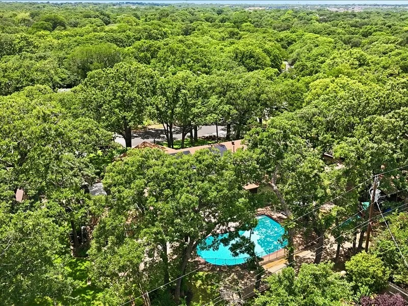 Single Family Residence For Sale in Tarrant County , 200 Timberlane Terrace, Euless, Texas 76039, 4 Bedroom, 2 Bathroom, Garage spaces, 2,650 Sqft, built in 1965, mls#21299740, Real Estate Agent in Euless, Homes For Sale in Tarrant county, Homes For Sale in Euless, Realtor in Euless Texas, Real Estate Brokerage Independent Realty Texas, Luminita Cordes Realtor