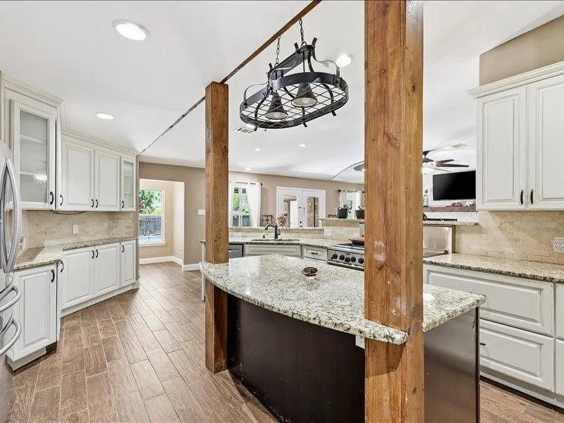 Single Family Residence For Sale in Tarrant County , 200 Timberlane Terrace, Euless, Texas 76039, 4 Bedroom, 2 Bathroom, Garage spaces, 2,650 Sqft, built in 1965, mls#21299740, Real Estate Agent in Euless, Homes For Sale in Tarrant county, Homes For Sale in Euless, Realtor in Euless Texas, Real Estate Brokerage Independent Realty Texas, Luminita Cordes Realtor