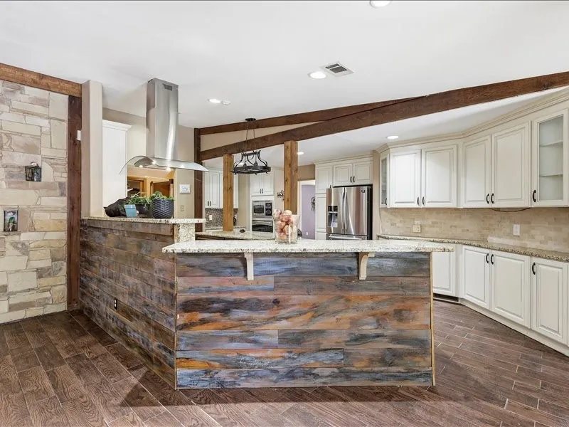 Single Family Residence For Sale in Tarrant County , 200 Timberlane Terrace, Euless, Texas 76039, 4 Bedroom, 2 Bathroom, Garage spaces, 2,650 Sqft, built in 1965, mls#21299740, Real Estate Agent in Euless, Homes For Sale in Tarrant county, Homes For Sale in Euless, Realtor in Euless Texas, Real Estate Brokerage Independent Realty Texas, Luminita Cordes Realtor