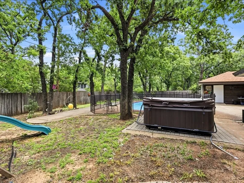 Single Family Residence For Sale in Tarrant County , 200 Timberlane Terrace, Euless, Texas 76039, 4 Bedroom, 2 Bathroom, Garage spaces, 2,650 Sqft, built in 1965, mls#21299740, Real Estate Agent in Euless, Homes For Sale in Tarrant county, Homes For Sale in Euless, Realtor in Euless Texas, Real Estate Brokerage Independent Realty Texas, Luminita Cordes Realtor