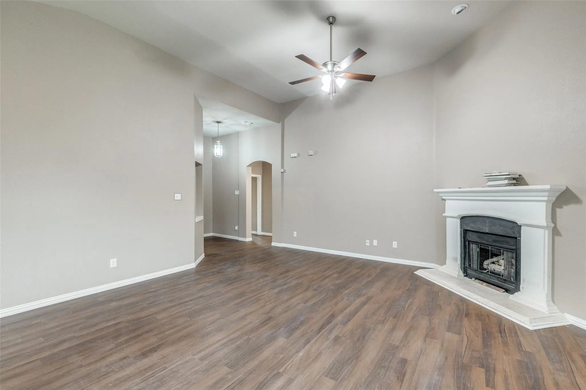 Single Family Residence For Sale in Tarrant County , 10005 Bull Run, Fort Worth, Texas 76177, 4 Bedroom, 2 Bathroom, 2 Garage spaces, 1,858 Sqft, built in 2005, Price $330,000, mls#21301641, Real Estate Agent in Fort Worth, Homes For Sale in Tarrant county, Homes For Sale in Fort Worth, Realtor in Fort Worth Texas, Real Estate Brokerage Independent Realty Texas, Luminita Cordes Realtor