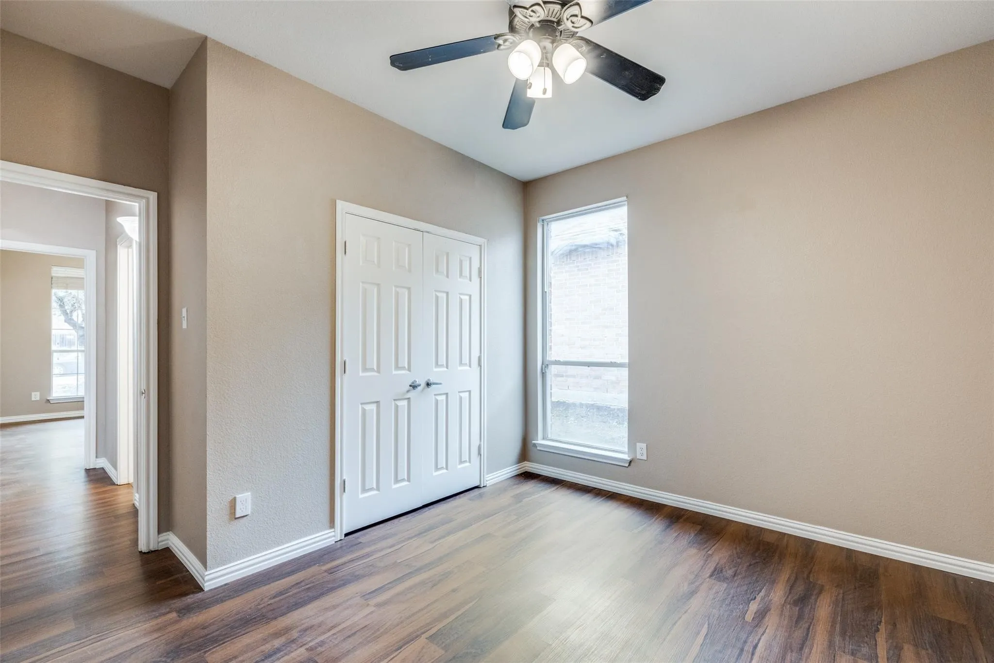 Single Family Residence For Sale in Tarrant County , 10005 Bull Run, Fort Worth, Texas 76177, 4 Bedroom, 2 Bathroom, 2 Garage spaces, 1,858 Sqft, built in 2005, Price $330,000, mls#21301641, Real Estate Agent in Fort Worth, Homes For Sale in Tarrant county, Homes For Sale in Fort Worth, Realtor in Fort Worth Texas, Real Estate Brokerage Independent Realty Texas, Luminita Cordes Realtor