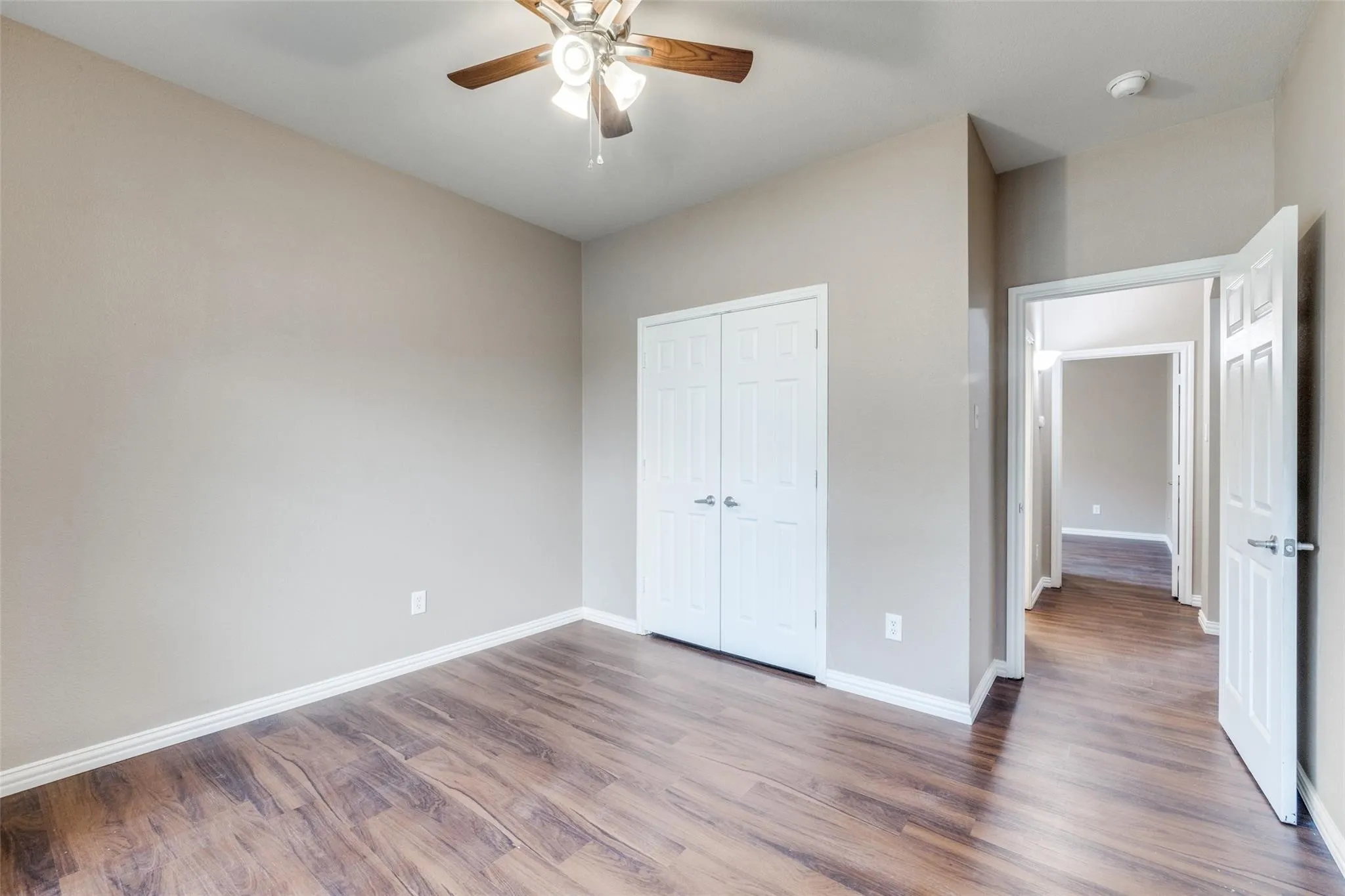 Single Family Residence For Sale in Tarrant County , 10005 Bull Run, Fort Worth, Texas 76177, 4 Bedroom, 2 Bathroom, 2 Garage spaces, 1,858 Sqft, built in 2005, Price $330,000, mls#21301641, Real Estate Agent in Fort Worth, Homes For Sale in Tarrant county, Homes For Sale in Fort Worth, Realtor in Fort Worth Texas, Real Estate Brokerage Independent Realty Texas, Luminita Cordes Realtor