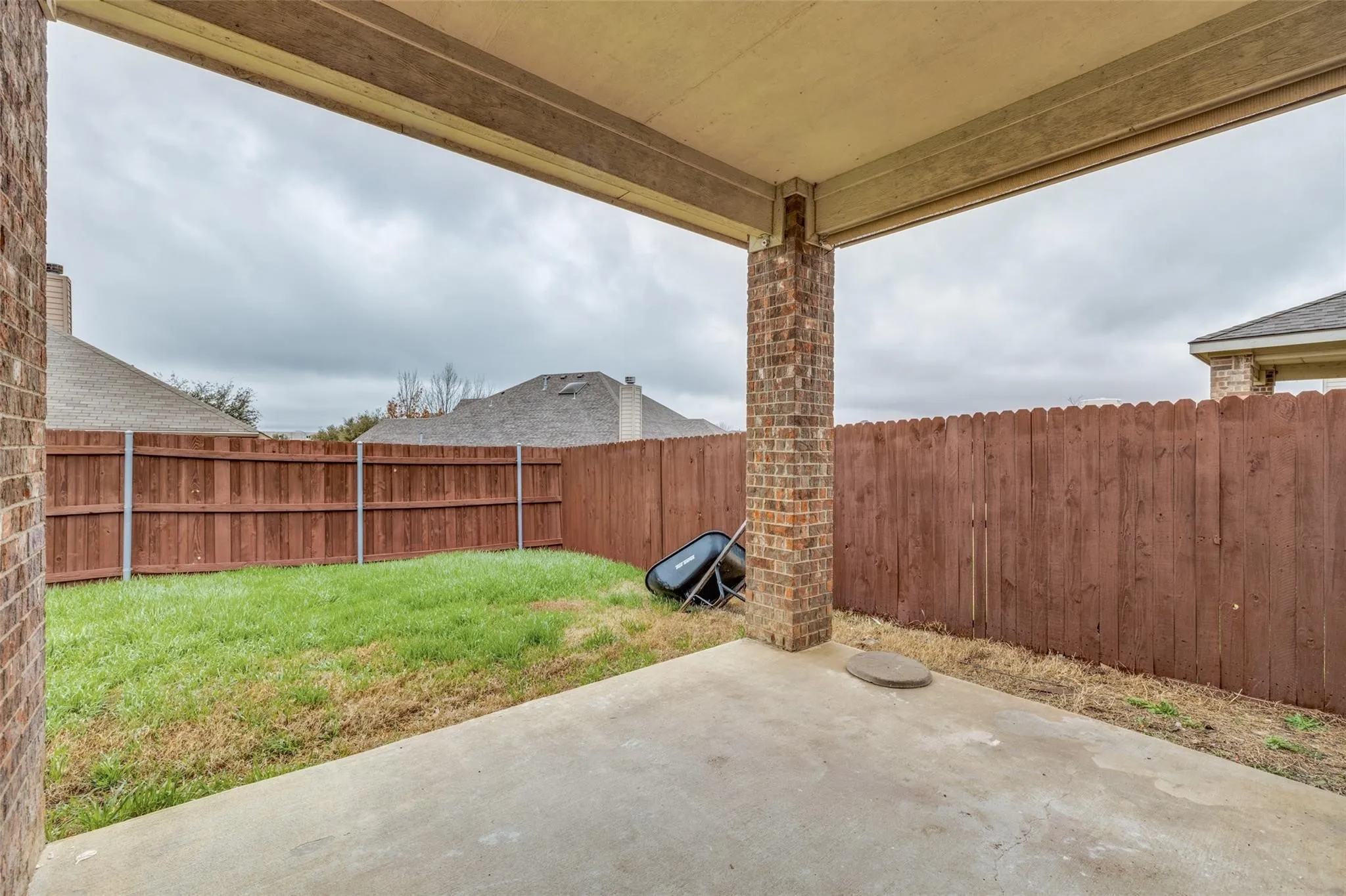 Single Family Residence For Sale in Tarrant County , 10005 Bull Run, Fort Worth, Texas 76177, 4 Bedroom, 2 Bathroom, 2 Garage spaces, 1,858 Sqft, built in 2005, Price $330,000, mls#21301641, Real Estate Agent in Fort Worth, Homes For Sale in Tarrant county, Homes For Sale in Fort Worth, Realtor in Fort Worth Texas, Real Estate Brokerage Independent Realty Texas, Luminita Cordes Realtor