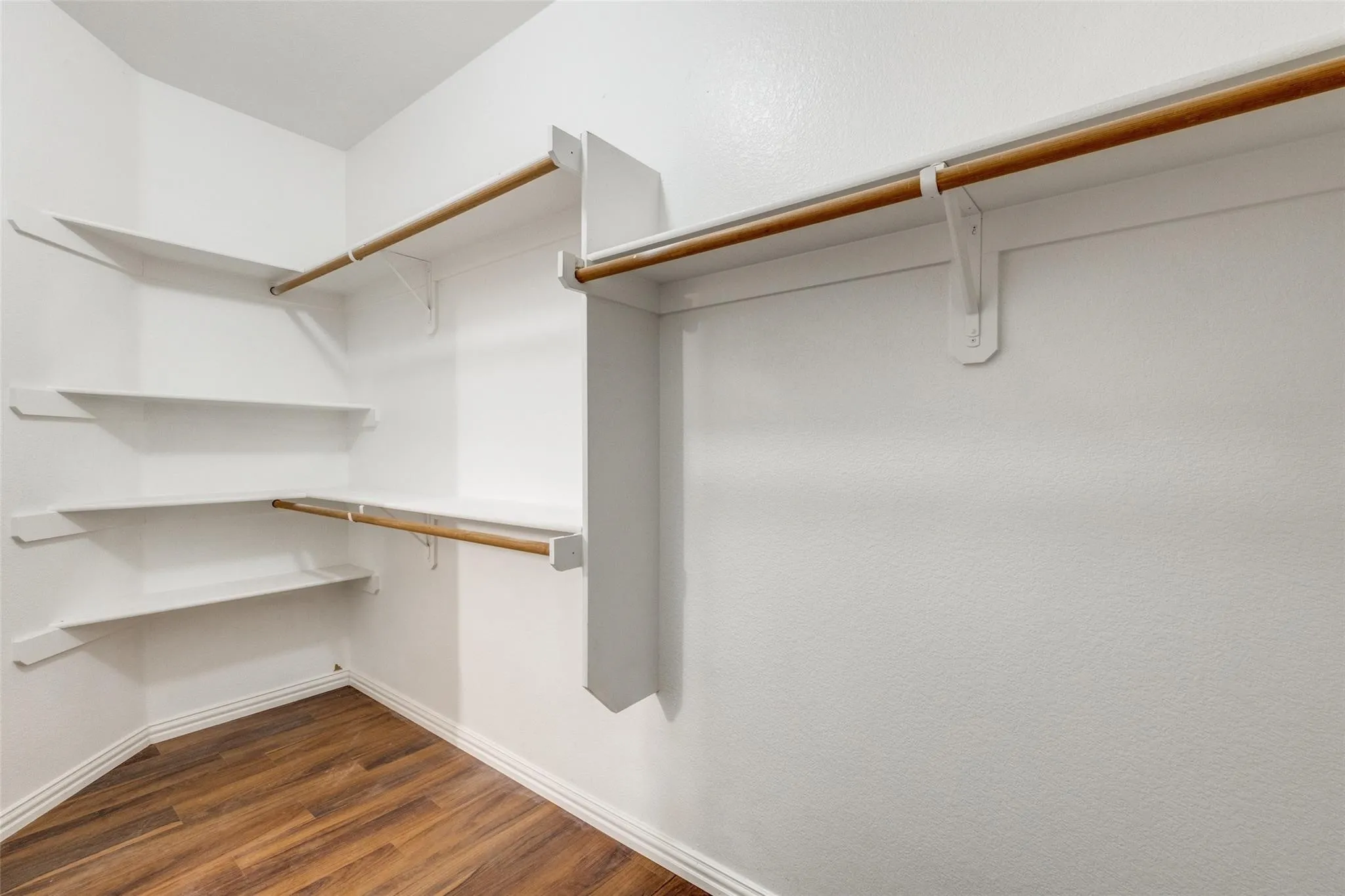 Single Family Residence For Sale in Tarrant County , 10005 Bull Run, Fort Worth, Texas 76177, 4 Bedroom, 2 Bathroom, 2 Garage spaces, 1,858 Sqft, built in 2005, Price $330,000, mls#21301641, Real Estate Agent in Fort Worth, Homes For Sale in Tarrant county, Homes For Sale in Fort Worth, Realtor in Fort Worth Texas, Real Estate Brokerage Independent Realty Texas, Luminita Cordes Realtor