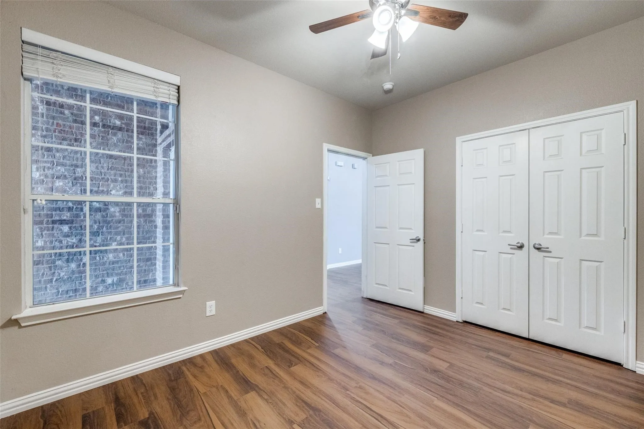 Single Family Residence For Sale in Tarrant County , 10005 Bull Run, Fort Worth, Texas 76177, 4 Bedroom, 2 Bathroom, 2 Garage spaces, 1,858 Sqft, built in 2005, Price $330,000, mls#21301641, Real Estate Agent in Fort Worth, Homes For Sale in Tarrant county, Homes For Sale in Fort Worth, Realtor in Fort Worth Texas, Real Estate Brokerage Independent Realty Texas, Luminita Cordes Realtor