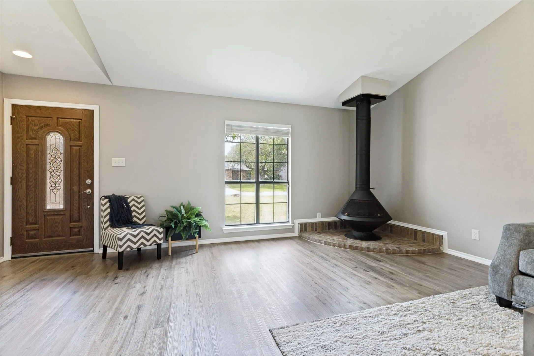 Single Family Residence For Sale in Tarrant County , 3206 Wintersmith Drive, Arlington, Texas 76014, 3 Bedroom, 2 Bathroom, 2 Garage spaces, 1,500 Sqft, built in 1981, mls#21301302, Real Estate Agent in Arlington, Homes For Sale in Tarrant county, Homes For Sale in Arlington, Realtor in Arlington Texas, Real Estate Brokerage Independent Realty Texas, Luminita Cordes Realtor