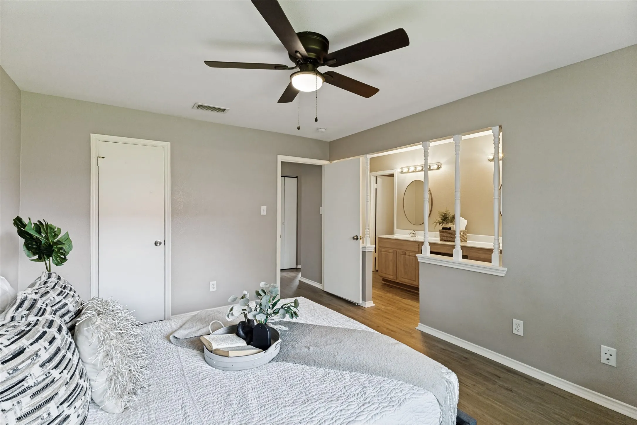 Single Family Residence For Sale in Tarrant County , 3206 Wintersmith Drive, Arlington, Texas 76014, 3 Bedroom, 2 Bathroom, 2 Garage spaces, 1,500 Sqft, built in 1981, mls#21301302, Real Estate Agent in Arlington, Homes For Sale in Tarrant county, Homes For Sale in Arlington, Realtor in Arlington Texas, Real Estate Brokerage Independent Realty Texas, Luminita Cordes Realtor