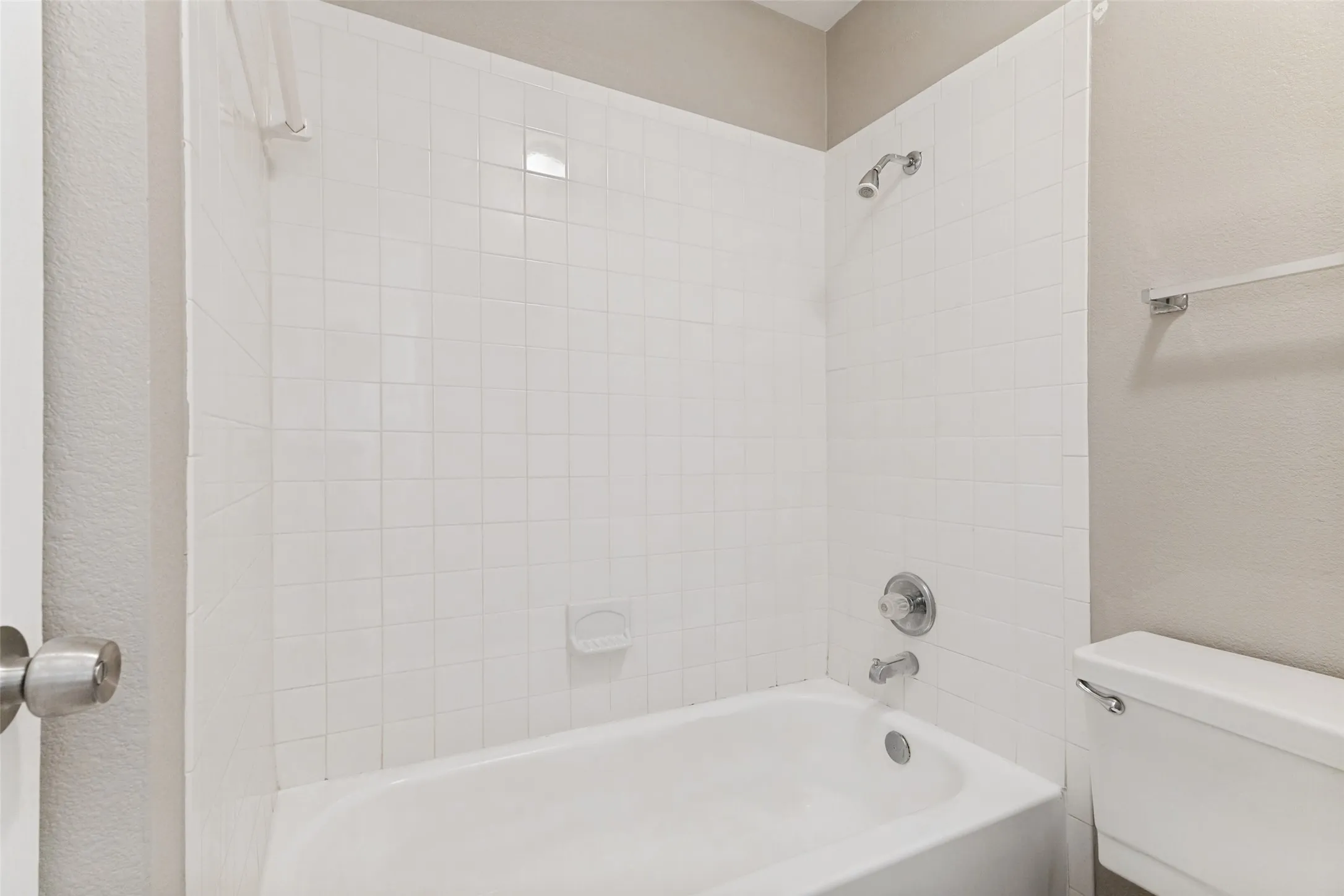 Single Family Residence For Sale in Tarrant County , 3206 Wintersmith Drive, Arlington, Texas 76014, 3 Bedroom, 2 Bathroom, 2 Garage spaces, 1,500 Sqft, built in 1981, mls#21301302, Real Estate Agent in Arlington, Homes For Sale in Tarrant county, Homes For Sale in Arlington, Realtor in Arlington Texas, Real Estate Brokerage Independent Realty Texas, Luminita Cordes Realtor