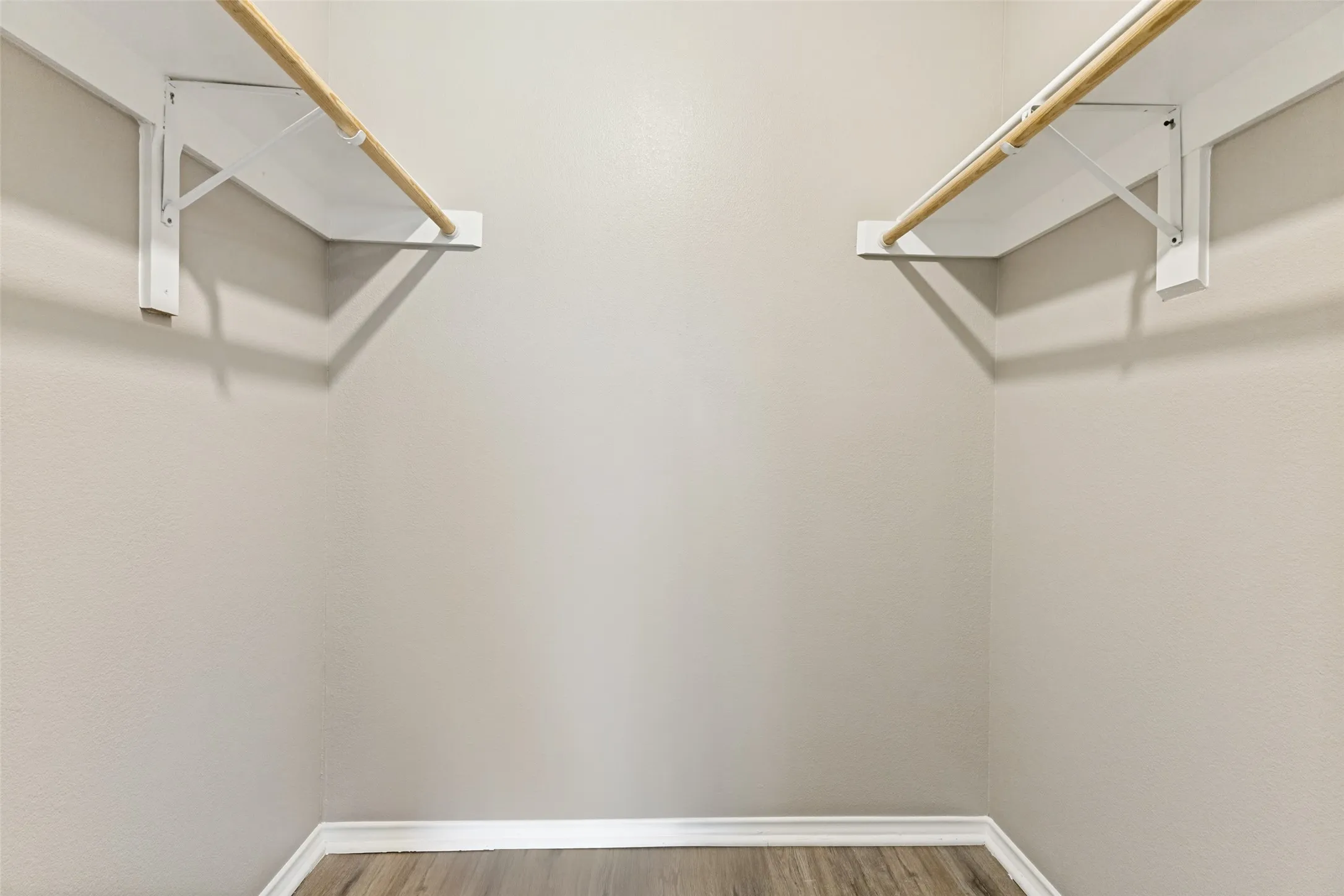Single Family Residence For Sale in Tarrant County , 3206 Wintersmith Drive, Arlington, Texas 76014, 3 Bedroom, 2 Bathroom, 2 Garage spaces, 1,500 Sqft, built in 1981, mls#21301302, Real Estate Agent in Arlington, Homes For Sale in Tarrant county, Homes For Sale in Arlington, Realtor in Arlington Texas, Real Estate Brokerage Independent Realty Texas, Luminita Cordes Realtor