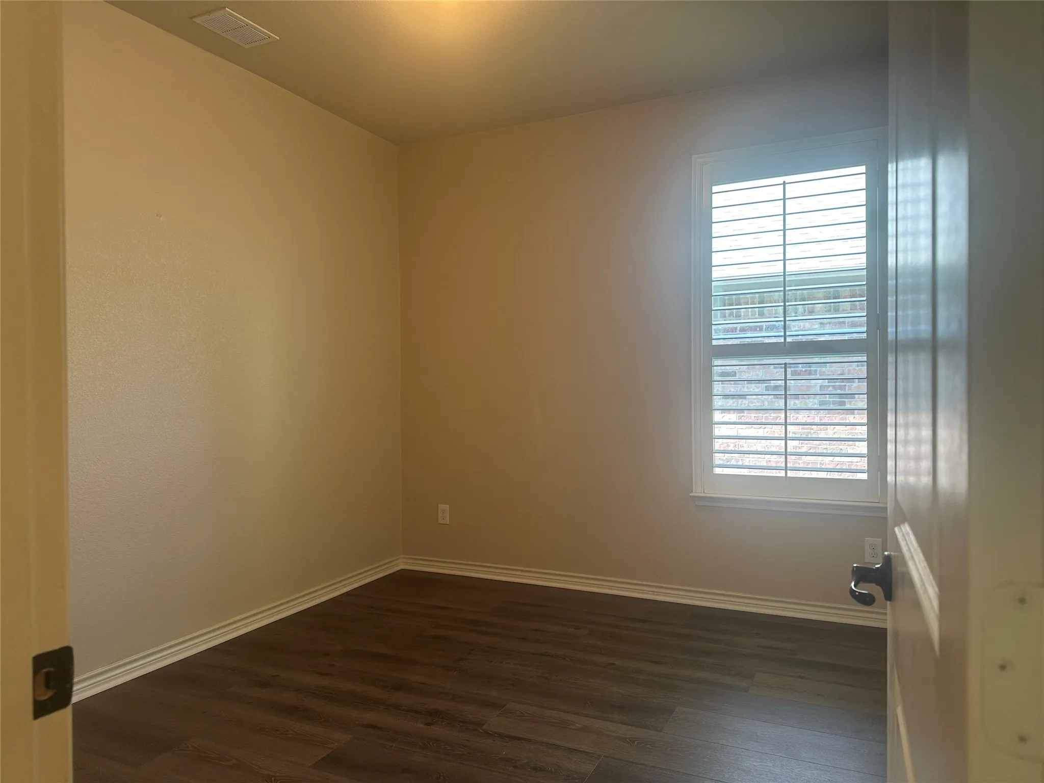 Secondary bedroom