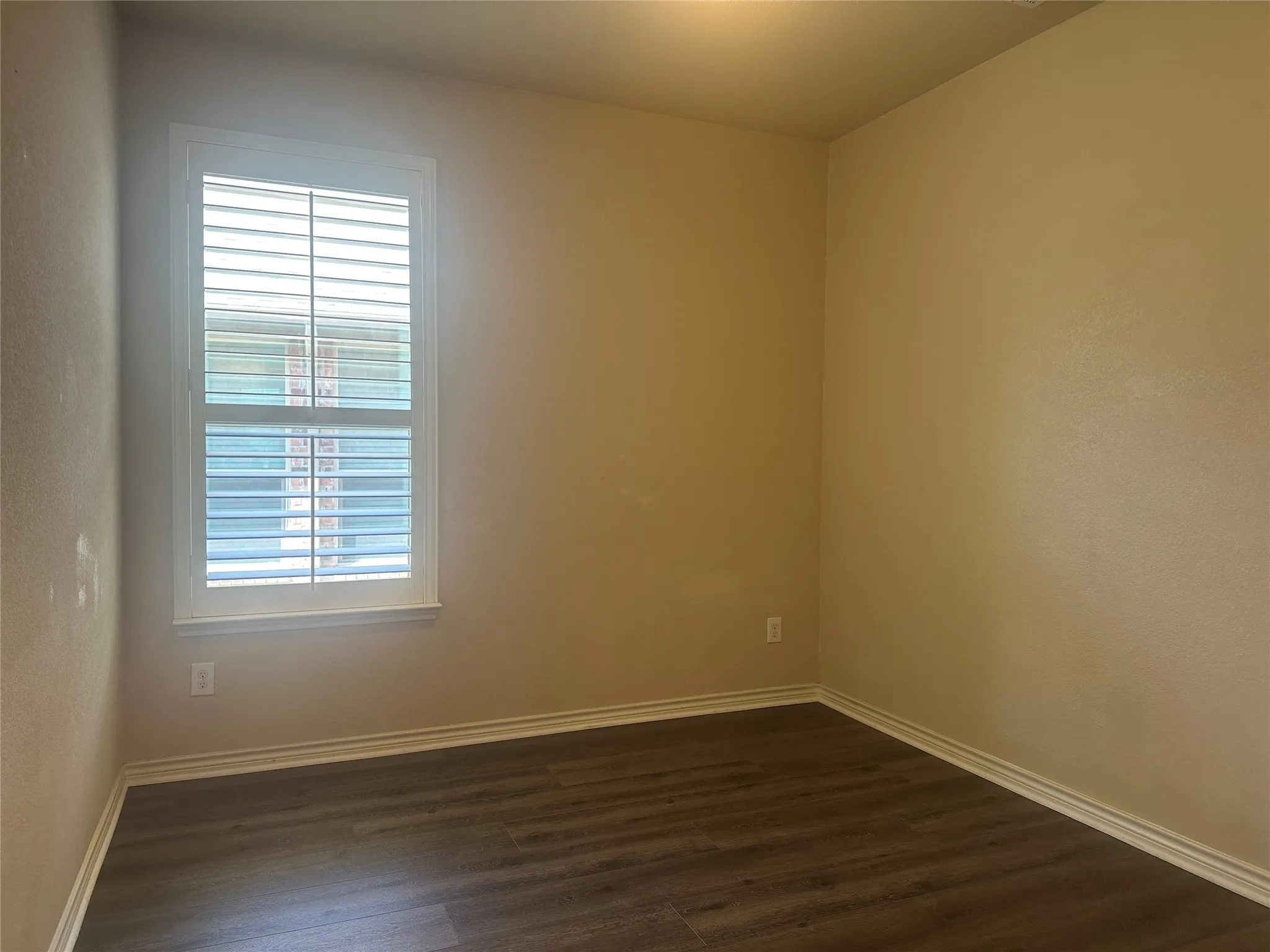 Secondary bedroom