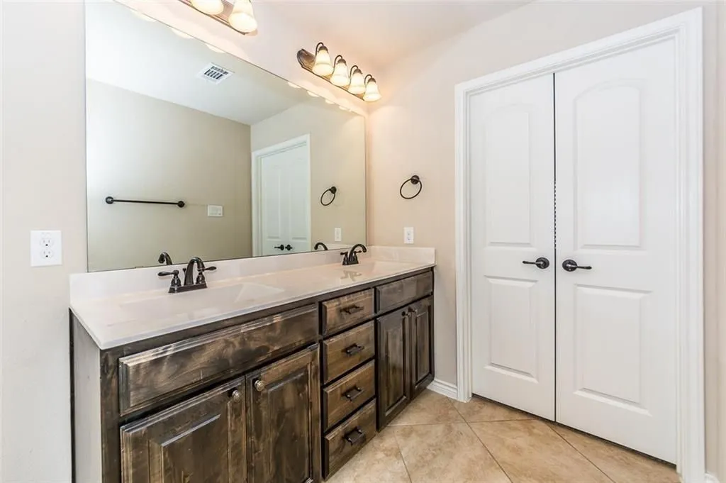 Single Family Residence For Rent in Denton County , 508 Cypress Hill Drive, Little Elm, Texas 75068, 3 Bedroom, 2 Bathroom, 2 Garage spaces, 2,187 Sqft, built in 2014, mls#21300872, Real Estate Agent in Little Elm, Homes For Rent in Denton county, Homes For Rent in Little Elm, Realtor in Little Elm Texas, Real Estate Brokerage Independent Realty Texas, Luminita Cordes Realtor