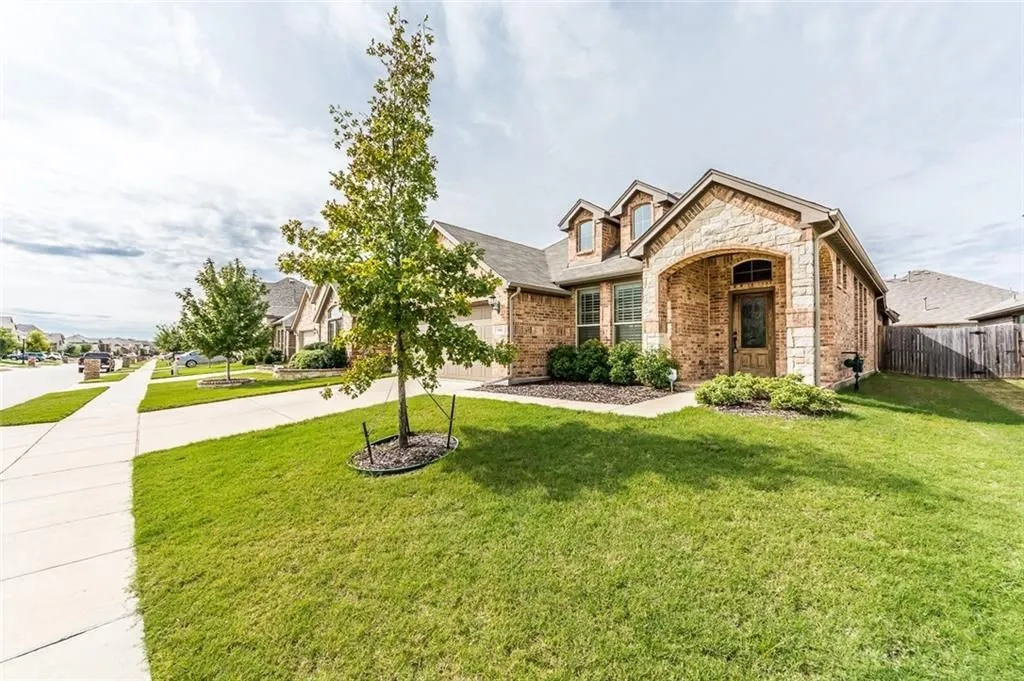 Single Family Residence For Rent in Denton County , 508 Cypress Hill Drive, Little Elm, Texas 75068, 3 Bedroom, 2 Bathroom, 2 Garage spaces, 2,187 Sqft, built in 2014, mls#21300872, Real Estate Agent in Little Elm, Homes For Rent in Denton county, Homes For Rent in Little Elm, Realtor in Little Elm Texas, Real Estate Brokerage Independent Realty Texas, Luminita Cordes Realtor