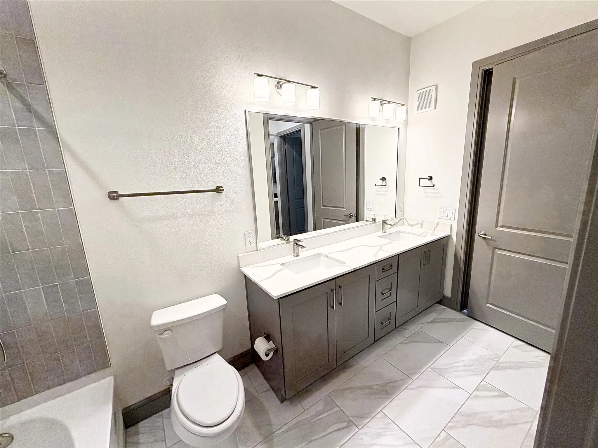 Condominium For Sale in Denton County , 2700 Old Denton Road 3311, Carrollton, Texas 75007, 1 Bedroom, 1 Bathroom, Garage spaces, 835 Sqft, built in 2020, mls#21301168, Real Estate Agent in Carrollton, Homes For Sale in Denton county, Homes For Sale in Carrollton, Realtor in Carrollton Texas, Real Estate Brokerage Independent Realty Texas, Luminita Cordes Realtor