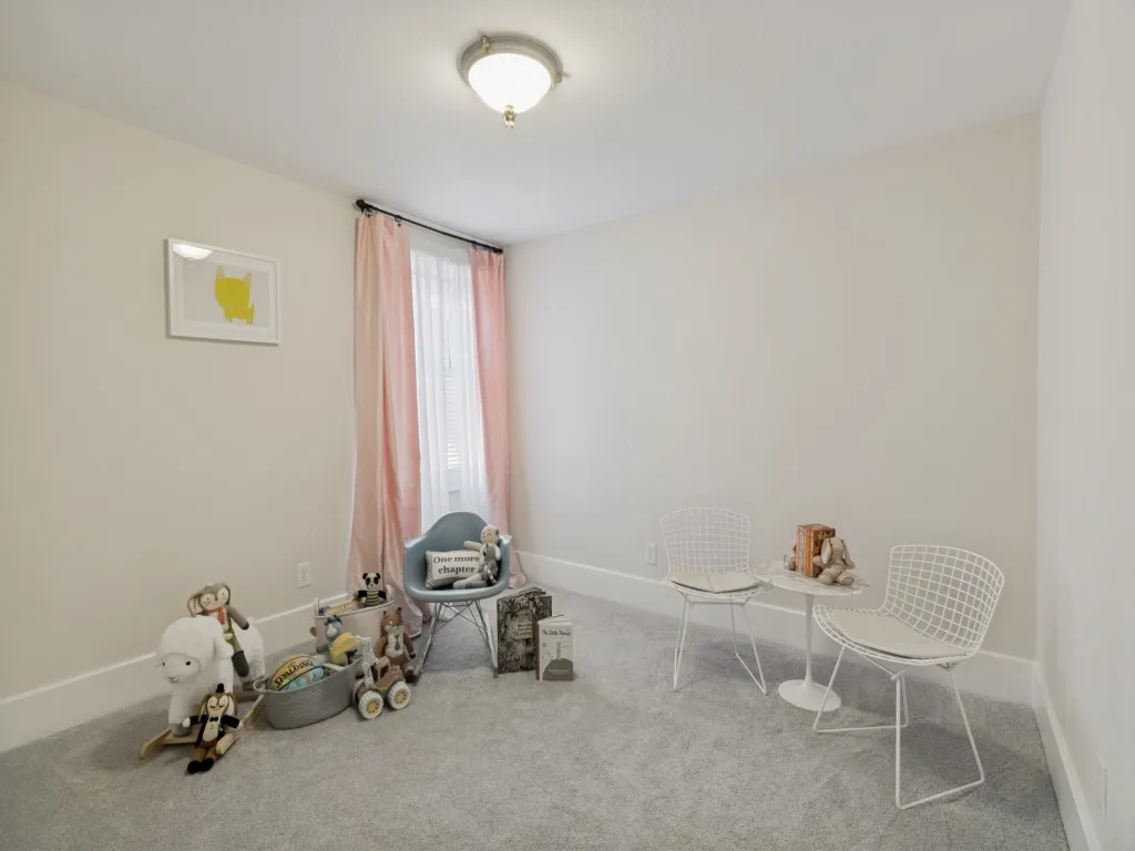 2nd level bedroom w large double​​‌​​​​‌​​‌‌​‌‌​​​‌‌​‌​‌​‌​​​‌​​ closet