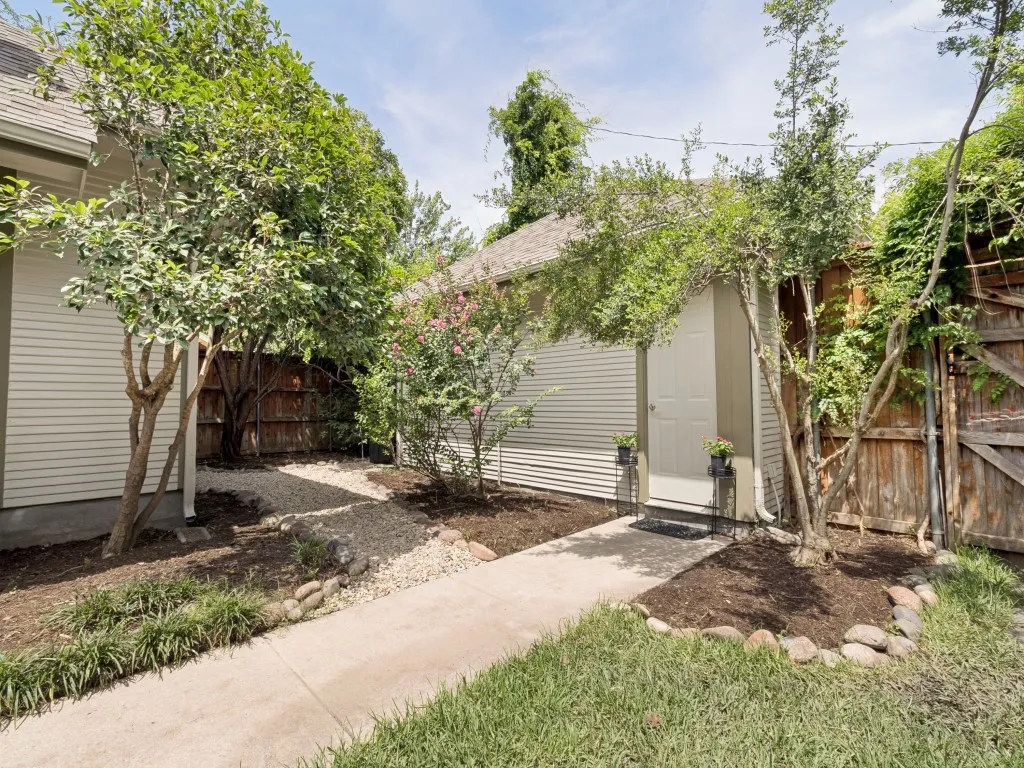 entrance to oversized garage.l space in the backyard to build a firepit and expand the outdoor living space