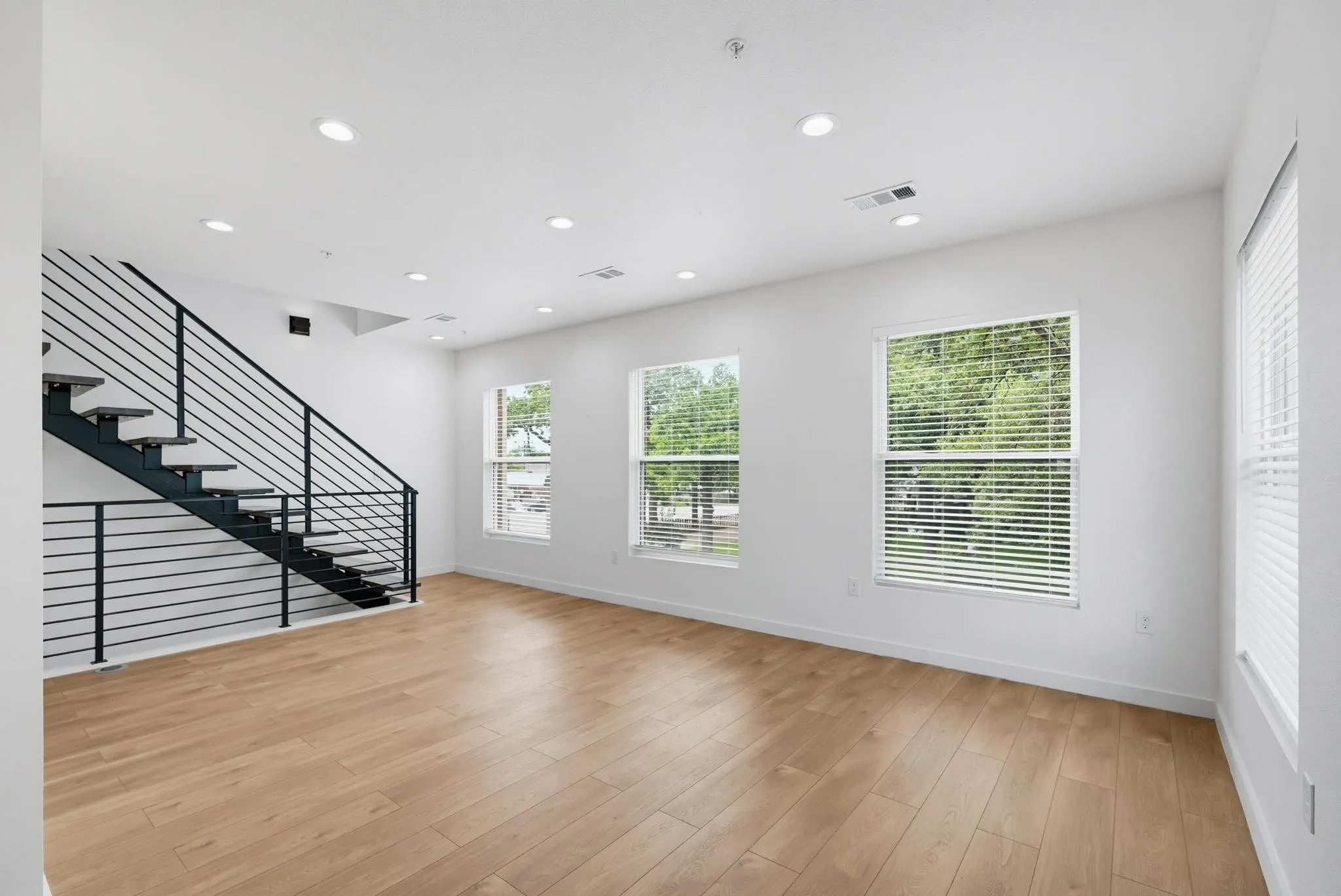 Townhouse For Rent in Dallas County , 504 S O connor Road, Irving, Texas 75060, 4 Bedroom, 4 Bathroom, 2 Garage spaces, 2,244 Sqft, built in 2024, Price $3,495, mls#21294902, Real Estate Agent in Irving, Homes For Rent in Dallas county, Homes For Rent in Irving, Realtor in Irving Texas, Real Estate Brokerage Independent Realty Texas, Luminita Cordes Realtor