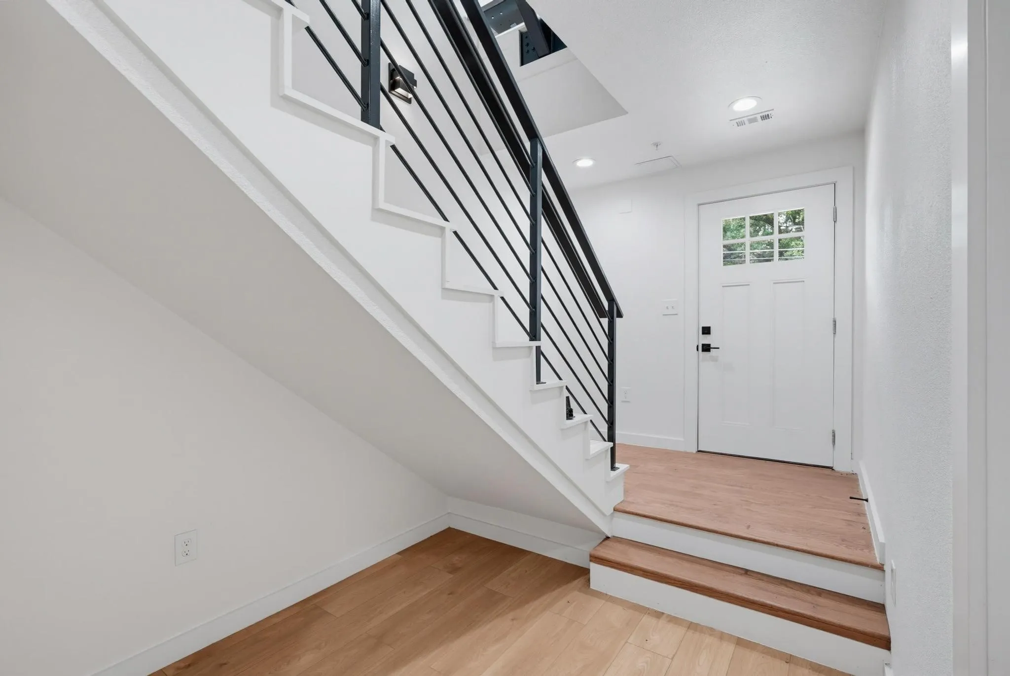 Townhouse For Rent in Dallas County , 504 S O connor Road, Irving, Texas 75060, 4 Bedroom, 4 Bathroom, 2 Garage spaces, 2,244 Sqft, built in 2024, Price $3,495, mls#21294902, Real Estate Agent in Irving, Homes For Rent in Dallas county, Homes For Rent in Irving, Realtor in Irving Texas, Real Estate Brokerage Independent Realty Texas, Luminita Cordes Realtor