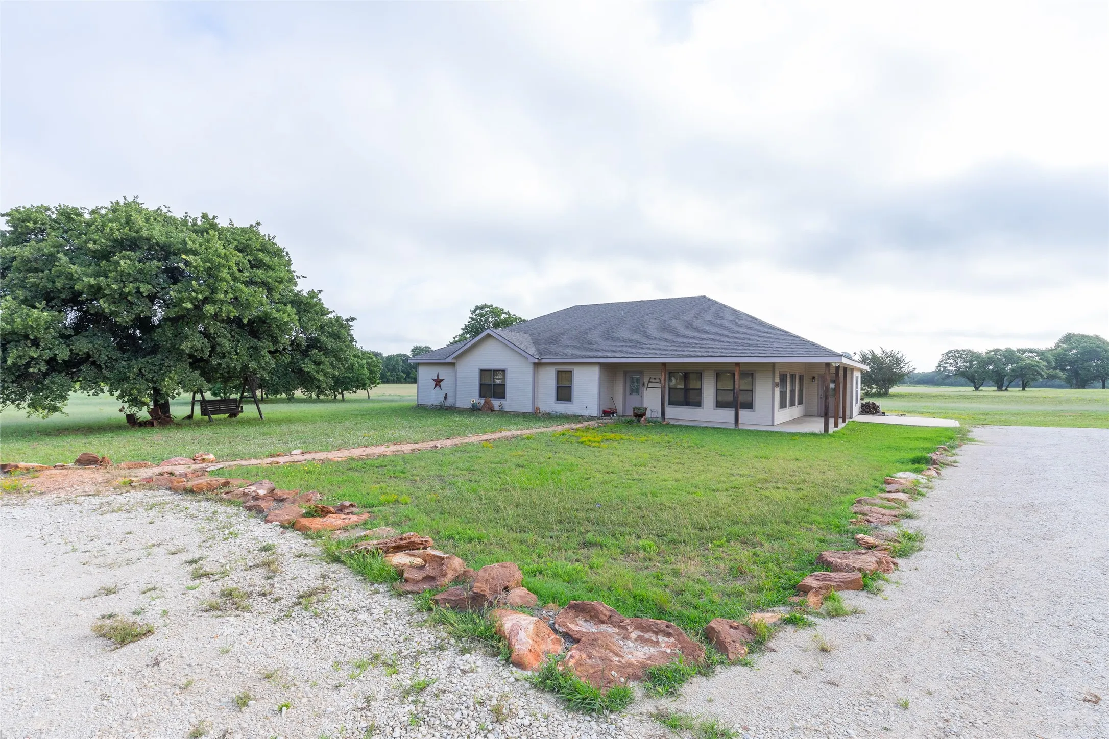 Farm For Sale in Callahan County , 523 S Hays Road, Clyde, Texas 79510, 4 Bedroom, 3 Bathroom, 1 Garage spaces, 3,030 Sqft, built in 2007, Price $949,000, mls#21301657, Real Estate Agent in Clyde, Homes For Sale in Callahan county, Homes For Sale in Clyde, Realtor in Clyde Texas, Real Estate Brokerage Independent Realty Texas, Luminita Cordes Realtor