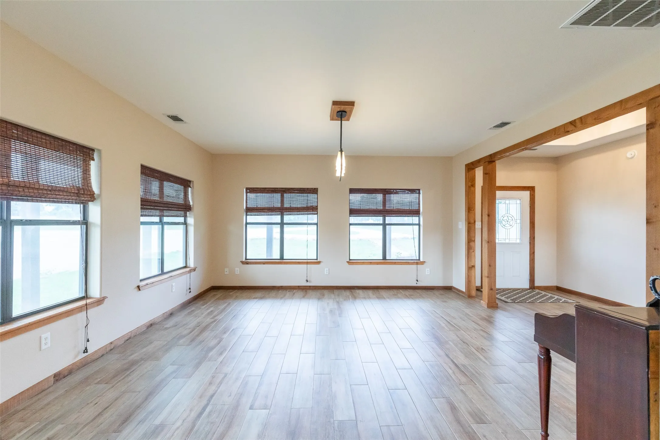 Farm For Sale in Callahan County , 523 S Hays Road, Clyde, Texas 79510, 4 Bedroom, 3 Bathroom, 1 Garage spaces, 3,030 Sqft, built in 2007, Price $949,000, mls#21301657, Real Estate Agent in Clyde, Homes For Sale in Callahan county, Homes For Sale in Clyde, Realtor in Clyde Texas, Real Estate Brokerage Independent Realty Texas, Luminita Cordes Realtor