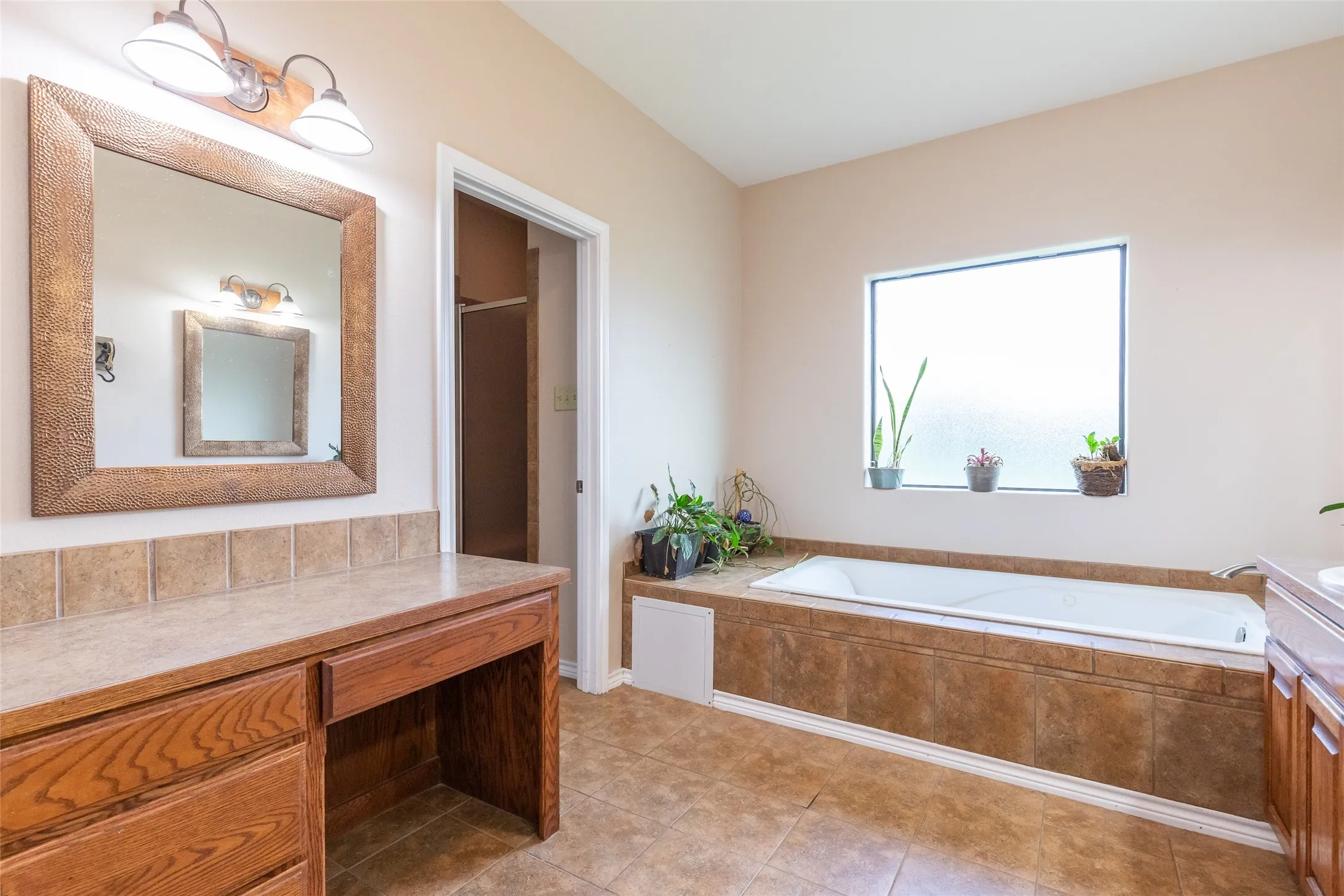 Farm For Sale in Callahan County , 523 S Hays Road, Clyde, Texas 79510, 4 Bedroom, 3 Bathroom, 1 Garage spaces, 3,030 Sqft, built in 2007, Price $949,000, mls#21301657, Real Estate Agent in Clyde, Homes For Sale in Callahan county, Homes For Sale in Clyde, Realtor in Clyde Texas, Real Estate Brokerage Independent Realty Texas, Luminita Cordes Realtor