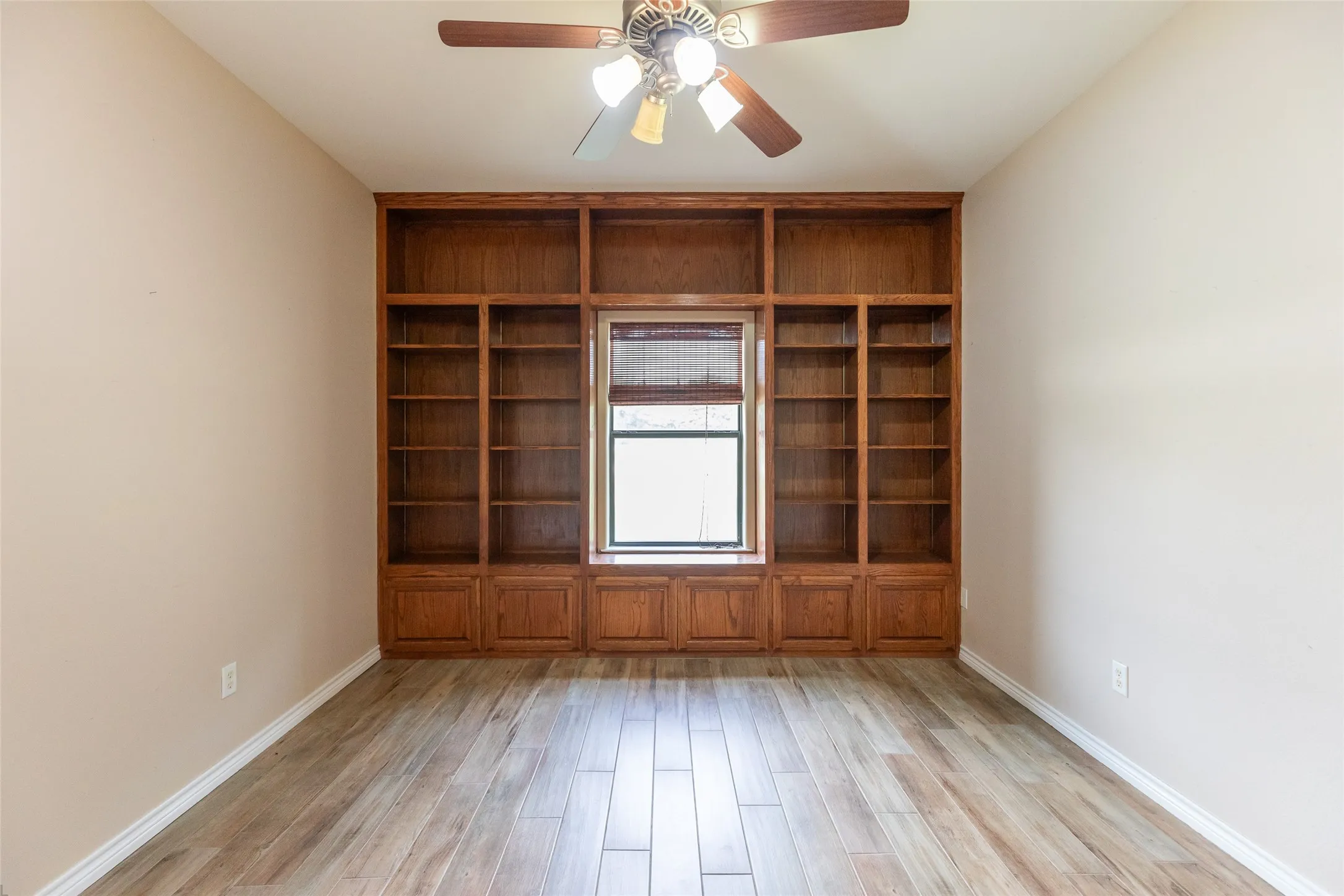 Farm For Sale in Callahan County , 523 S Hays Road, Clyde, Texas 79510, 4 Bedroom, 3 Bathroom, 1 Garage spaces, 3,030 Sqft, built in 2007, Price $949,000, mls#21301657, Real Estate Agent in Clyde, Homes For Sale in Callahan county, Homes For Sale in Clyde, Realtor in Clyde Texas, Real Estate Brokerage Independent Realty Texas, Luminita Cordes Realtor