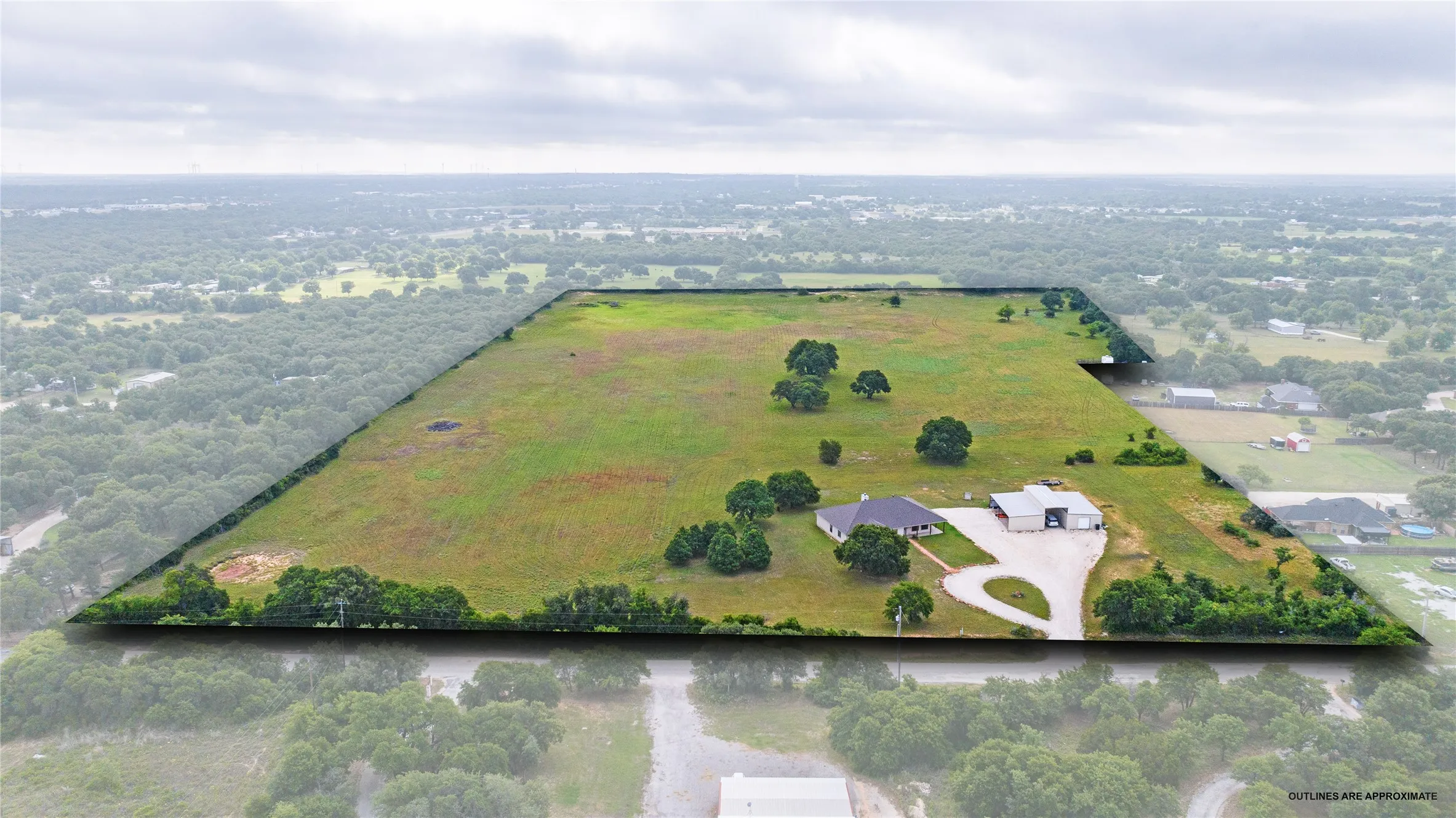 Farm For Sale in Callahan County , 523 S Hays Road, Clyde, Texas 79510, 4 Bedroom, 3 Bathroom, 1 Garage spaces, 3,030 Sqft, built in 2007, Price $949,000, mls#21301657, Real Estate Agent in Clyde, Homes For Sale in Callahan county, Homes For Sale in Clyde, Realtor in Clyde Texas, Real Estate Brokerage Independent Realty Texas, Luminita Cordes Realtor