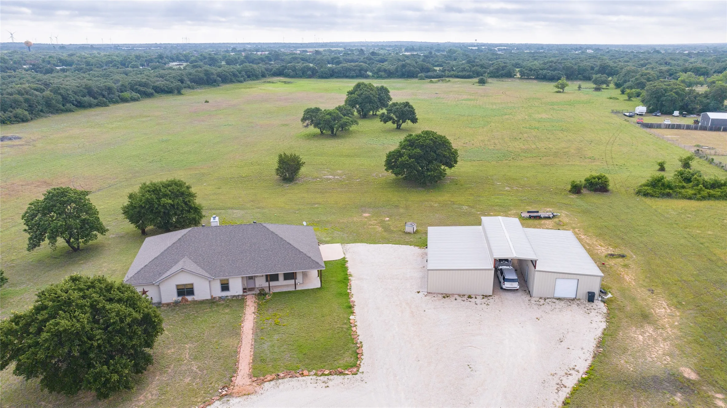 Farm For Sale in Callahan County , 523 S Hays Road, Clyde, Texas 79510, 4 Bedroom, 3 Bathroom, 1 Garage spaces, 3,030 Sqft, built in 2007, Price $949,000, mls#21301657, Real Estate Agent in Clyde, Homes For Sale in Callahan county, Homes For Sale in Clyde, Realtor in Clyde Texas, Real Estate Brokerage Independent Realty Texas, Luminita Cordes Realtor