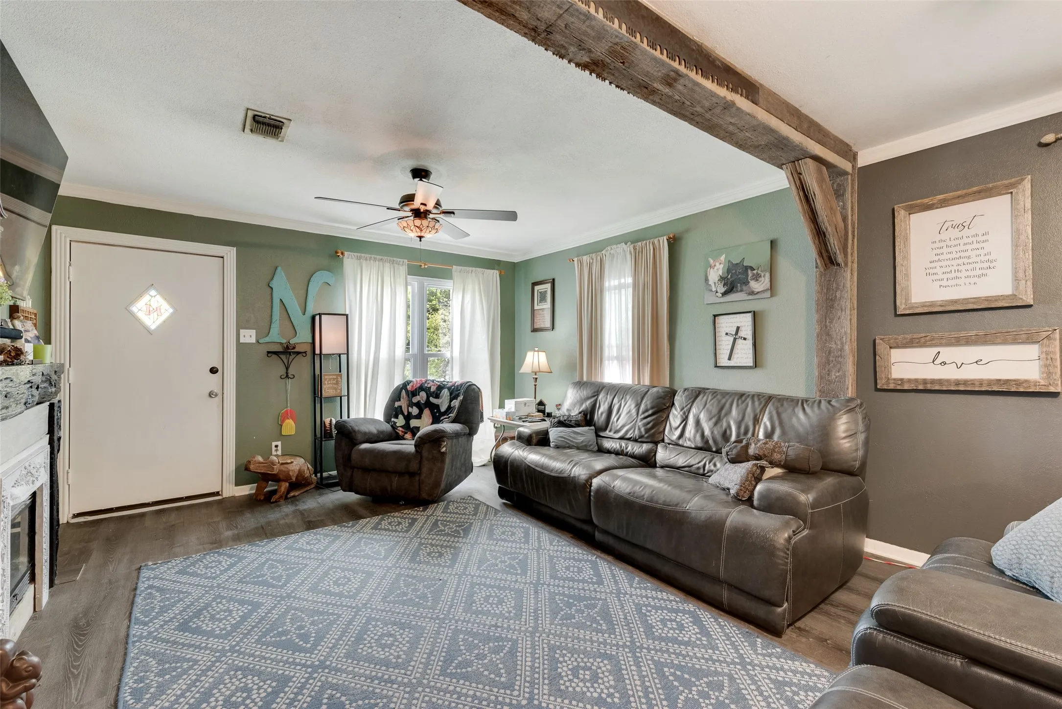 Single Family Residence For Sale in Ellis County , 405 Pecan Street, Forreston, Texas 76041, 3 Bedroom, 2 Bathroom, 2 Garage spaces, 1,365 Sqft, built in 1955, mls#21301669, Real Estate Agent in Forreston, Homes For Sale in Ellis county, Homes For Sale in Forreston, Realtor in Forreston Texas, Real Estate Brokerage Independent Realty Texas, Luminita Cordes Realtor