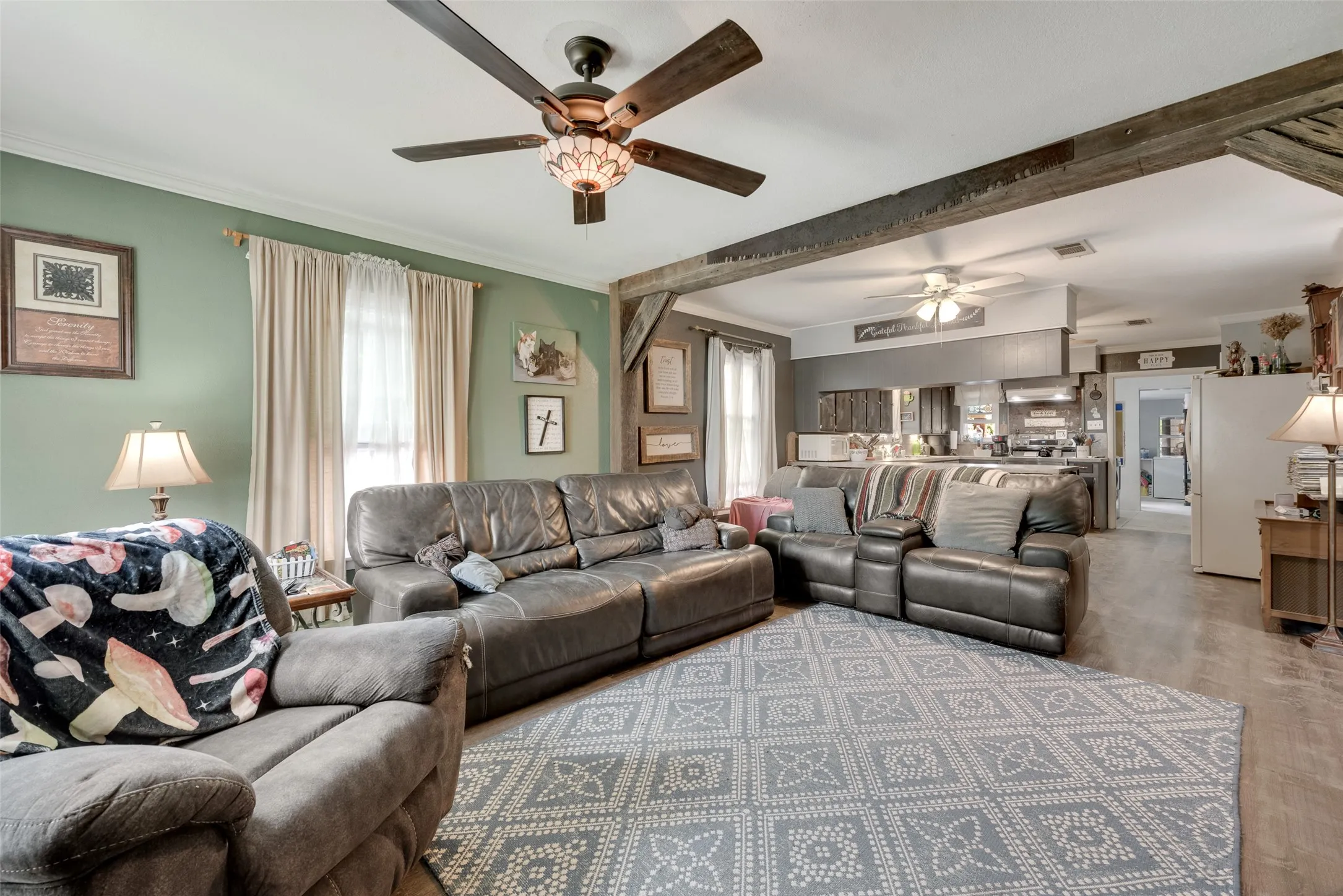 Single Family Residence For Sale in Ellis County , 405 Pecan Street, Forreston, Texas 76041, 3 Bedroom, 2 Bathroom, 2 Garage spaces, 1,365 Sqft, built in 1955, mls#21301669, Real Estate Agent in Forreston, Homes For Sale in Ellis county, Homes For Sale in Forreston, Realtor in Forreston Texas, Real Estate Brokerage Independent Realty Texas, Luminita Cordes Realtor