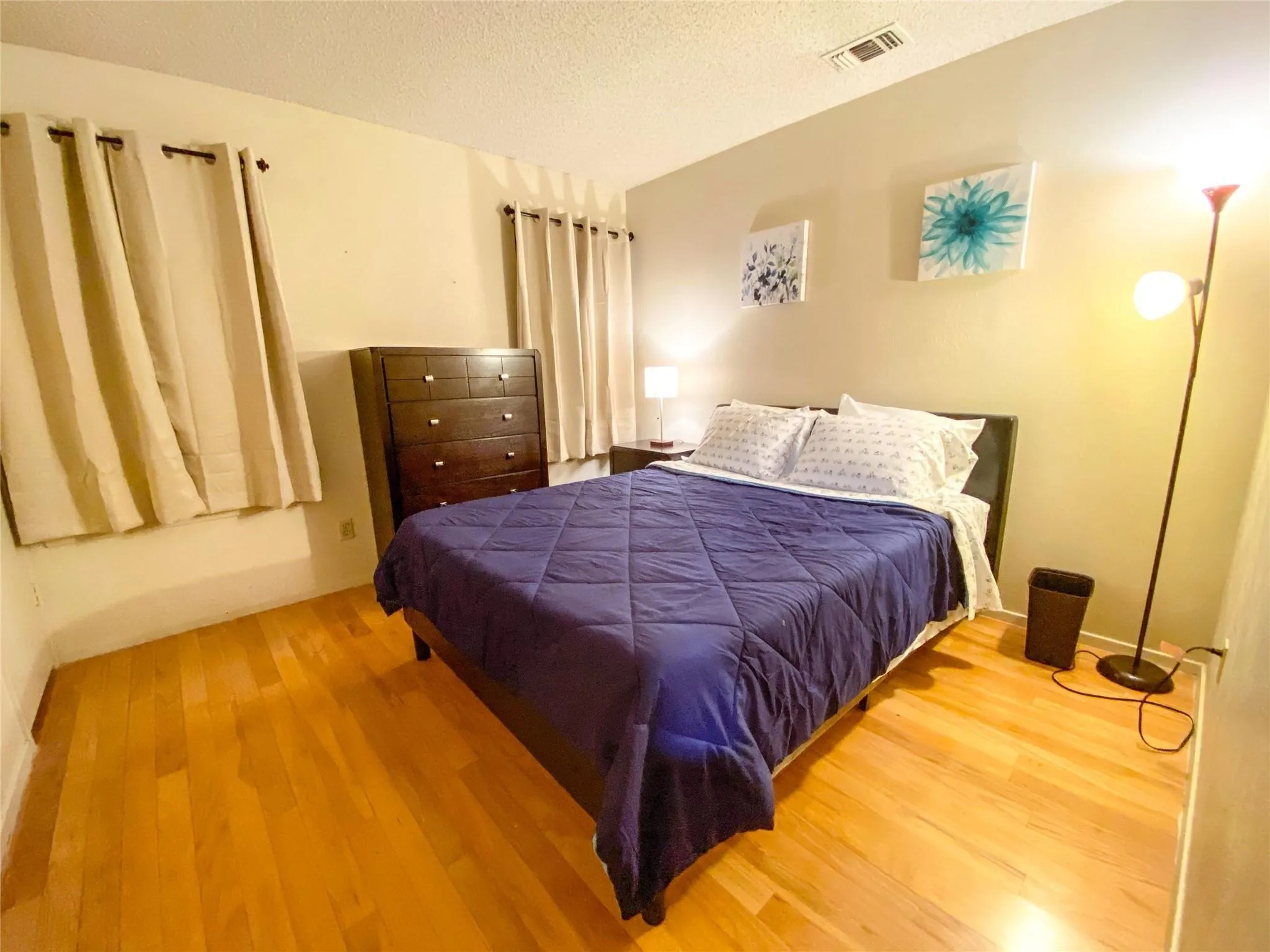 Single Family Residence For Sale in Dallas County , 4250 Claremont Drive, Grand Prairie, Texas 75052, 4 Bedroom, 4 Bathroom, 2 Garage spaces, 3,066 Sqft, built in 1985, mls#21300101, Real Estate Agent in Grand Prairie, Homes For Sale in Dallas county, Homes For Sale in Grand Prairie, Realtor in Grand Prairie Texas, Real Estate Brokerage Independent Realty Texas, Luminita Cordes Realtor