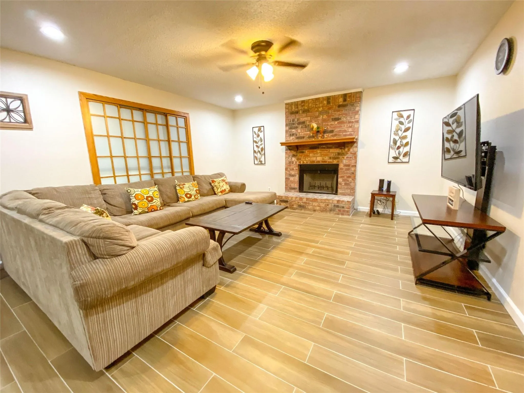 Single Family Residence For Sale in Dallas County , 4250 Claremont Drive, Grand Prairie, Texas 75052, 4 Bedroom, 4 Bathroom, 2 Garage spaces, 3,066 Sqft, built in 1985, mls#21300101, Real Estate Agent in Grand Prairie, Homes For Sale in Dallas county, Homes For Sale in Grand Prairie, Realtor in Grand Prairie Texas, Real Estate Brokerage Independent Realty Texas, Luminita Cordes Realtor