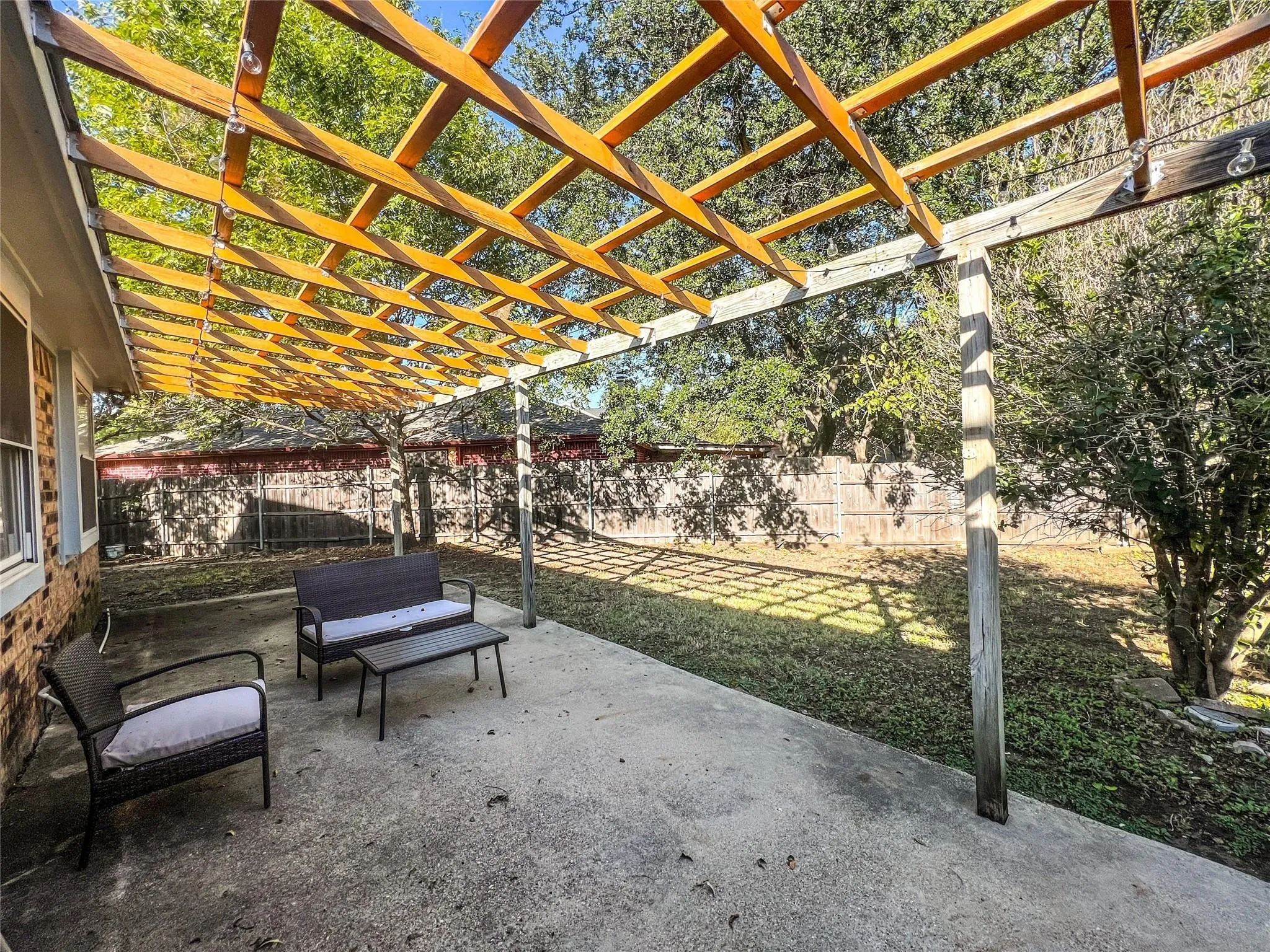 Single Family Residence For Sale in Dallas County , 4250 Claremont Drive, Grand Prairie, Texas 75052, 4 Bedroom, 4 Bathroom, 2 Garage spaces, 3,066 Sqft, built in 1985, mls#21300101, Real Estate Agent in Grand Prairie, Homes For Sale in Dallas county, Homes For Sale in Grand Prairie, Realtor in Grand Prairie Texas, Real Estate Brokerage Independent Realty Texas, Luminita Cordes Realtor