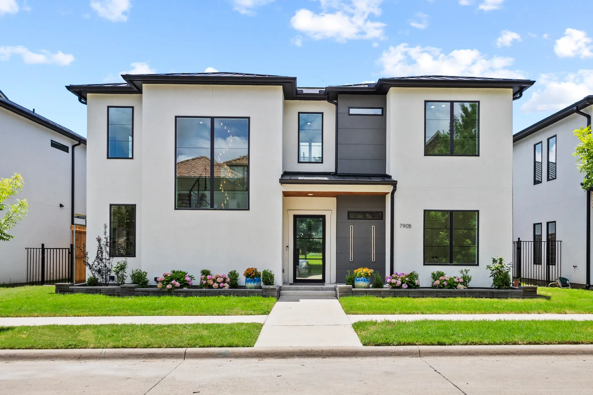 Single Family Residence For Sale in Collin County , 7905 Comanche Way, Mc Kinney, Texas 75070, 4 Bedroom, 5 Bathroom, 2 Garage spaces, 4,444 Sqft, built in 2022, mls#21301287, Real Estate Agent in Mc Kinney, Homes For Sale in Collin county, Homes For Sale in Mc Kinney, Realtor in Mc Kinney Texas, Real Estate Brokerage Independent Realty Texas, Luminita Cordes Realtor