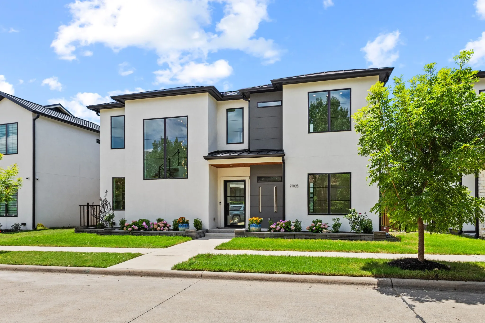 Single Family Residence For Sale in Collin County , 7905 Comanche Way, Mc Kinney, Texas 75070, 4 Bedroom, 5 Bathroom, 2 Garage spaces, 4,444 Sqft, built in 2022, mls#21301287, Real Estate Agent in Mc Kinney, Homes For Sale in Collin county, Homes For Sale in Mc Kinney, Realtor in Mc Kinney Texas, Real Estate Brokerage Independent Realty Texas, Luminita Cordes Realtor