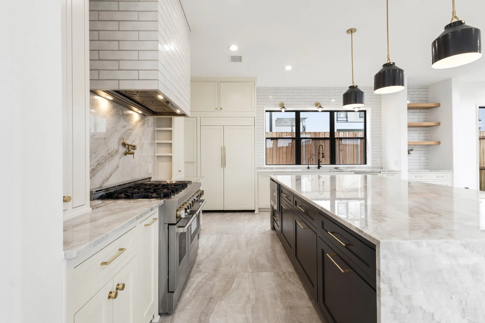 Single Family Residence For Sale in Collin County , 7905 Comanche Way, Mc Kinney, Texas 75070, 4 Bedroom, 5 Bathroom, 2 Garage spaces, 4,444 Sqft, built in 2022, mls#21301287, Real Estate Agent in Mc Kinney, Homes For Sale in Collin county, Homes For Sale in Mc Kinney, Realtor in Mc Kinney Texas, Real Estate Brokerage Independent Realty Texas, Luminita Cordes Realtor