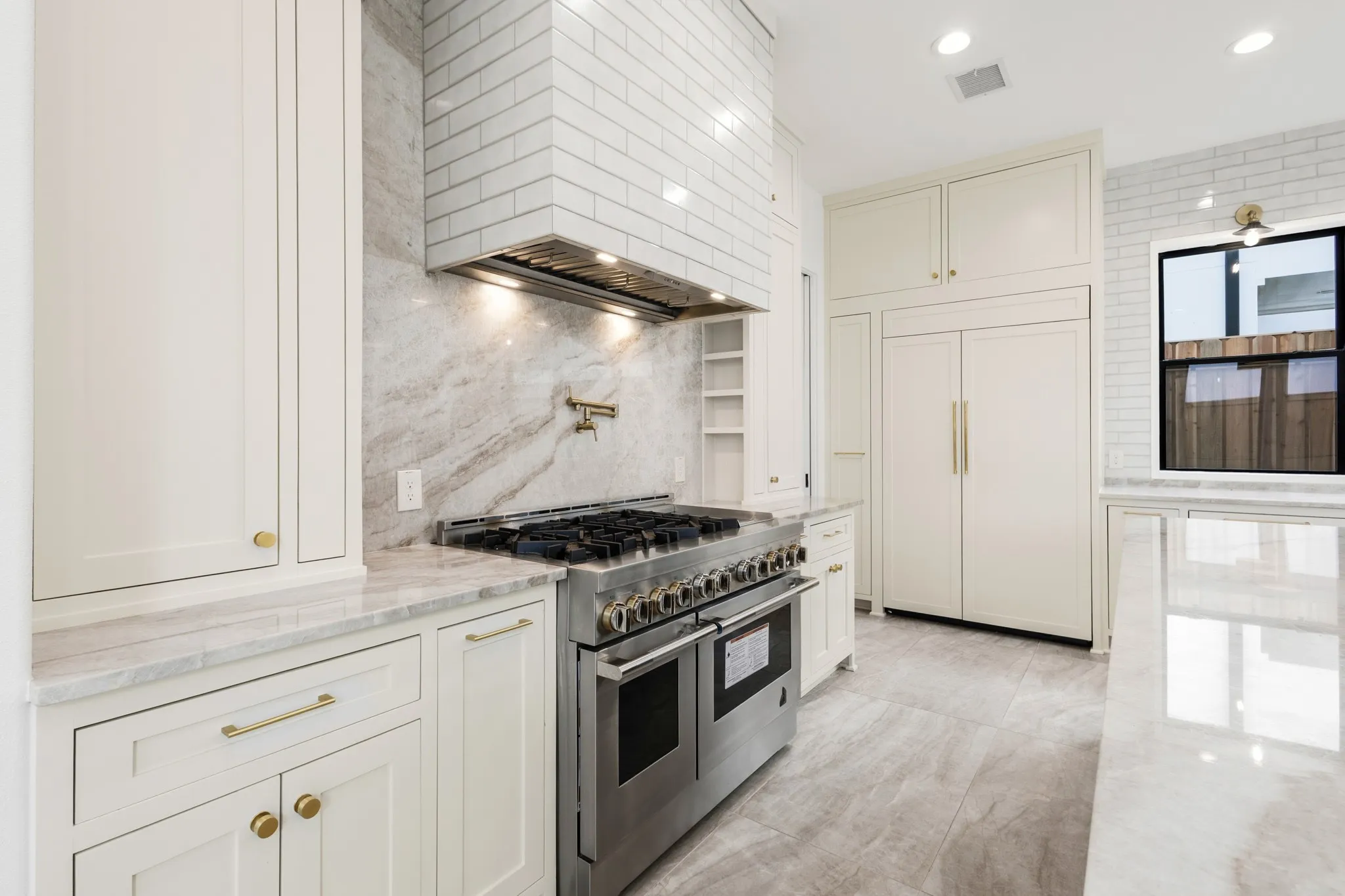 Single Family Residence For Sale in Collin County , 7905 Comanche Way, Mc Kinney, Texas 75070, 4 Bedroom, 5 Bathroom, 2 Garage spaces, 4,444 Sqft, built in 2022, mls#21301287, Real Estate Agent in Mc Kinney, Homes For Sale in Collin county, Homes For Sale in Mc Kinney, Realtor in Mc Kinney Texas, Real Estate Brokerage Independent Realty Texas, Luminita Cordes Realtor