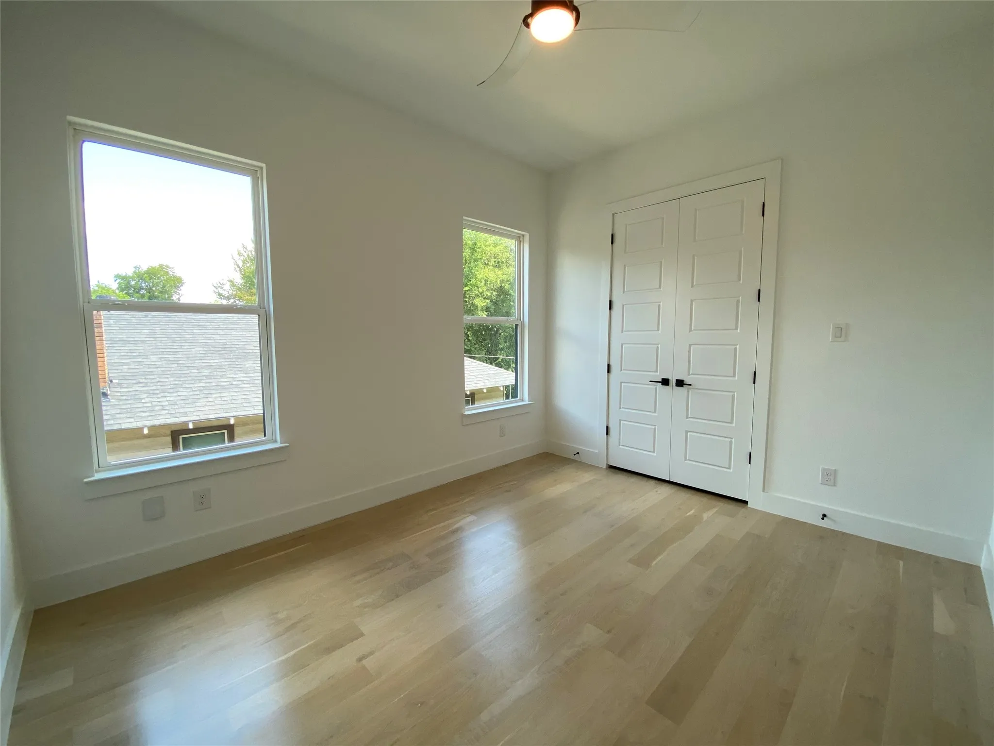 Townhouse For Rent in Dallas County , 807 S Glasgow, Dallas, Texas 75223, 3 Bedrooms, 3 Bathrooms, 2 Garage spaces, 2,342 Sqft, built in 2024, Price $3,950, mls#21301685, Real Estate Agent in Dallas, Homes For Rent in Dallas county, Homes For Rent in Dallas, Realtor in Dallas Texas, Real Estate Brokerage Independent Realty Texas, Luminita Cordes Realtor