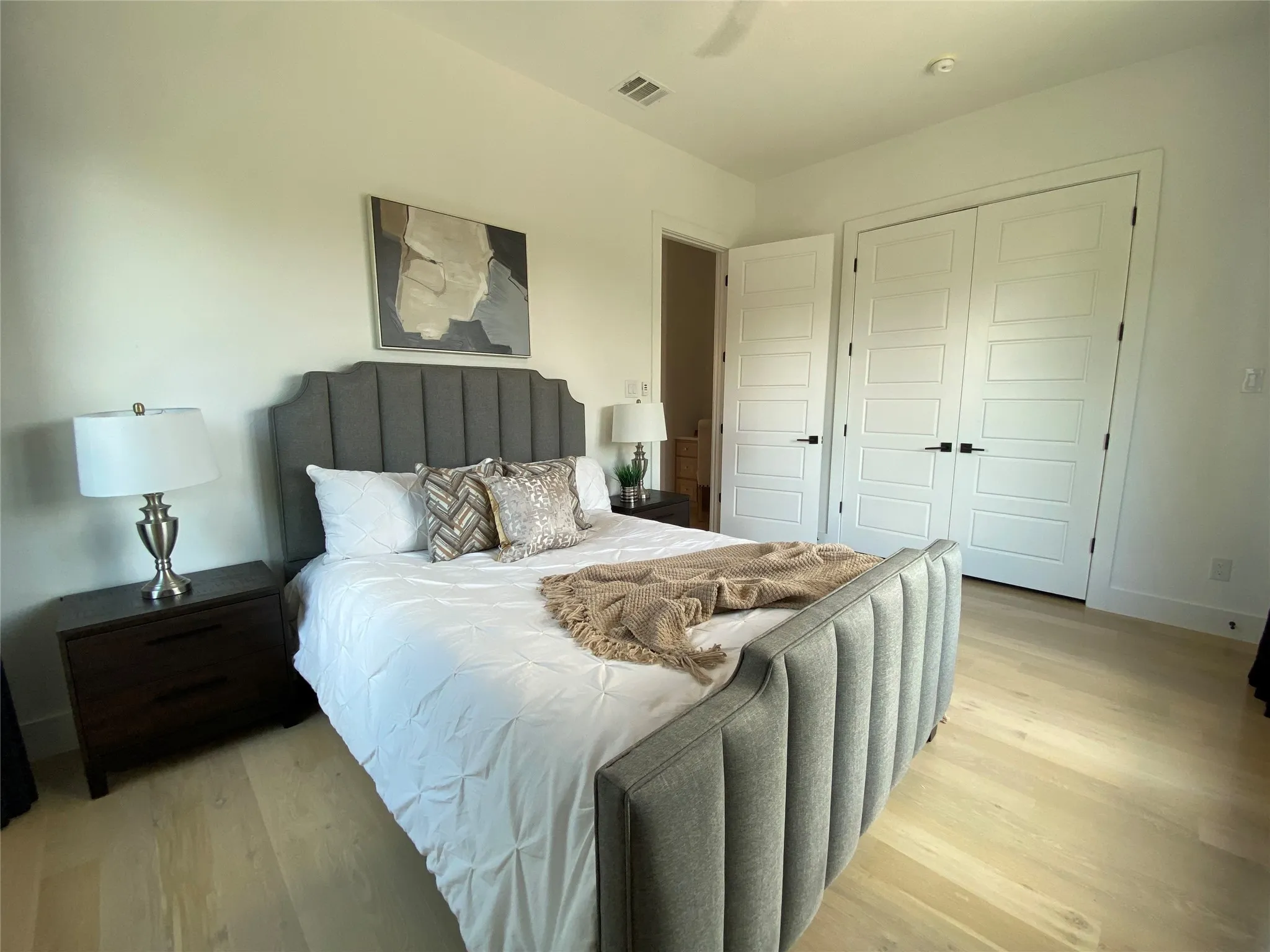 Townhouse For Rent in Dallas County , 807 S Glasgow, Dallas, Texas 75223, 3 Bedrooms, 3 Bathrooms, 2 Garage spaces, 2,342 Sqft, built in 2024, Price $3,950, mls#21301685, Real Estate Agent in Dallas, Homes For Rent in Dallas county, Homes For Rent in Dallas, Realtor in Dallas Texas, Real Estate Brokerage Independent Realty Texas, Luminita Cordes Realtor