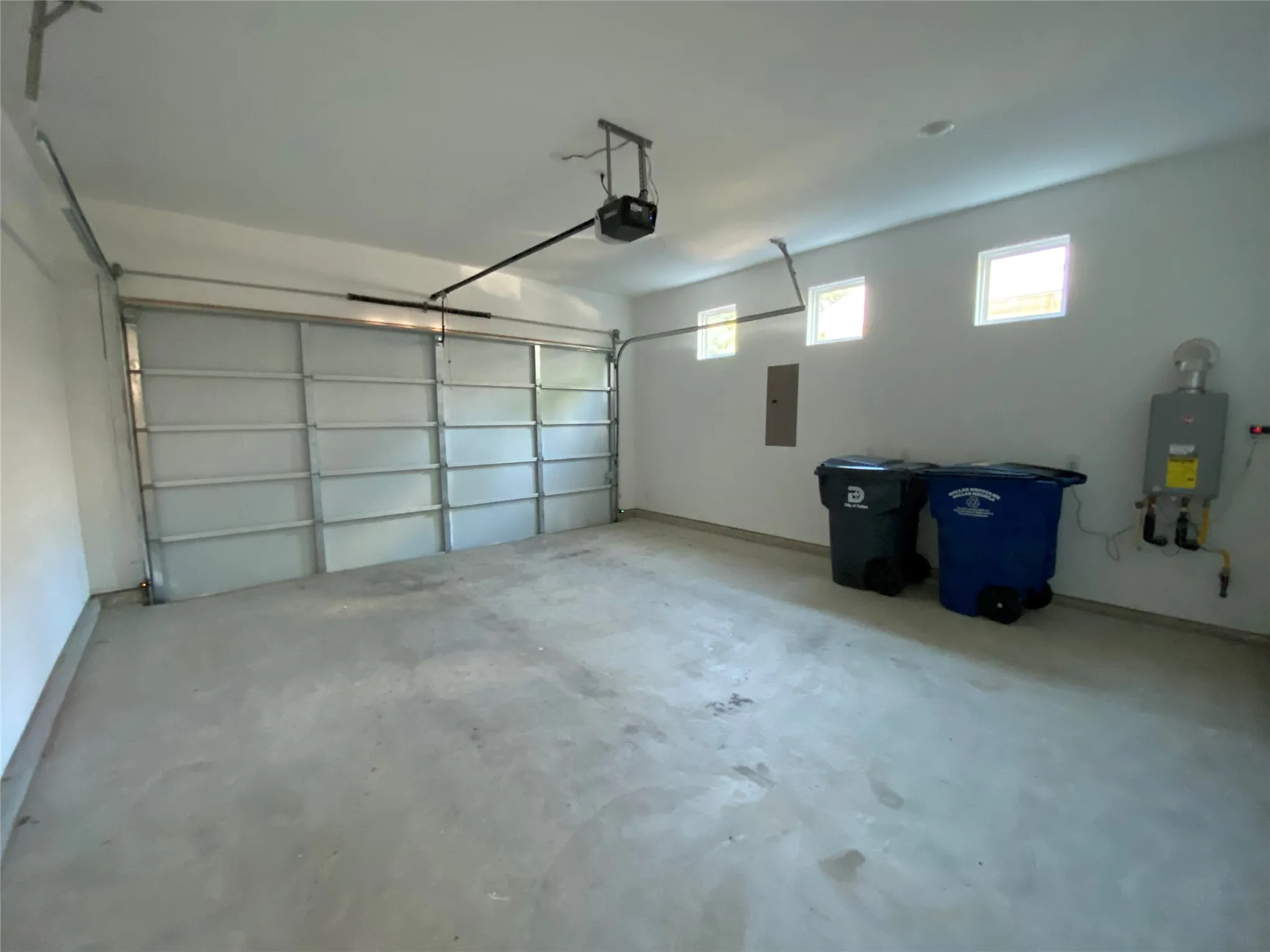 Townhouse For Rent in Dallas County , 807 S Glasgow, Dallas, Texas 75223, 3 Bedrooms, 3 Bathrooms, 2 Garage spaces, 2,342 Sqft, built in 2024, Price $3,950, mls#21301685, Real Estate Agent in Dallas, Homes For Rent in Dallas county, Homes For Rent in Dallas, Realtor in Dallas Texas, Real Estate Brokerage Independent Realty Texas, Luminita Cordes Realtor