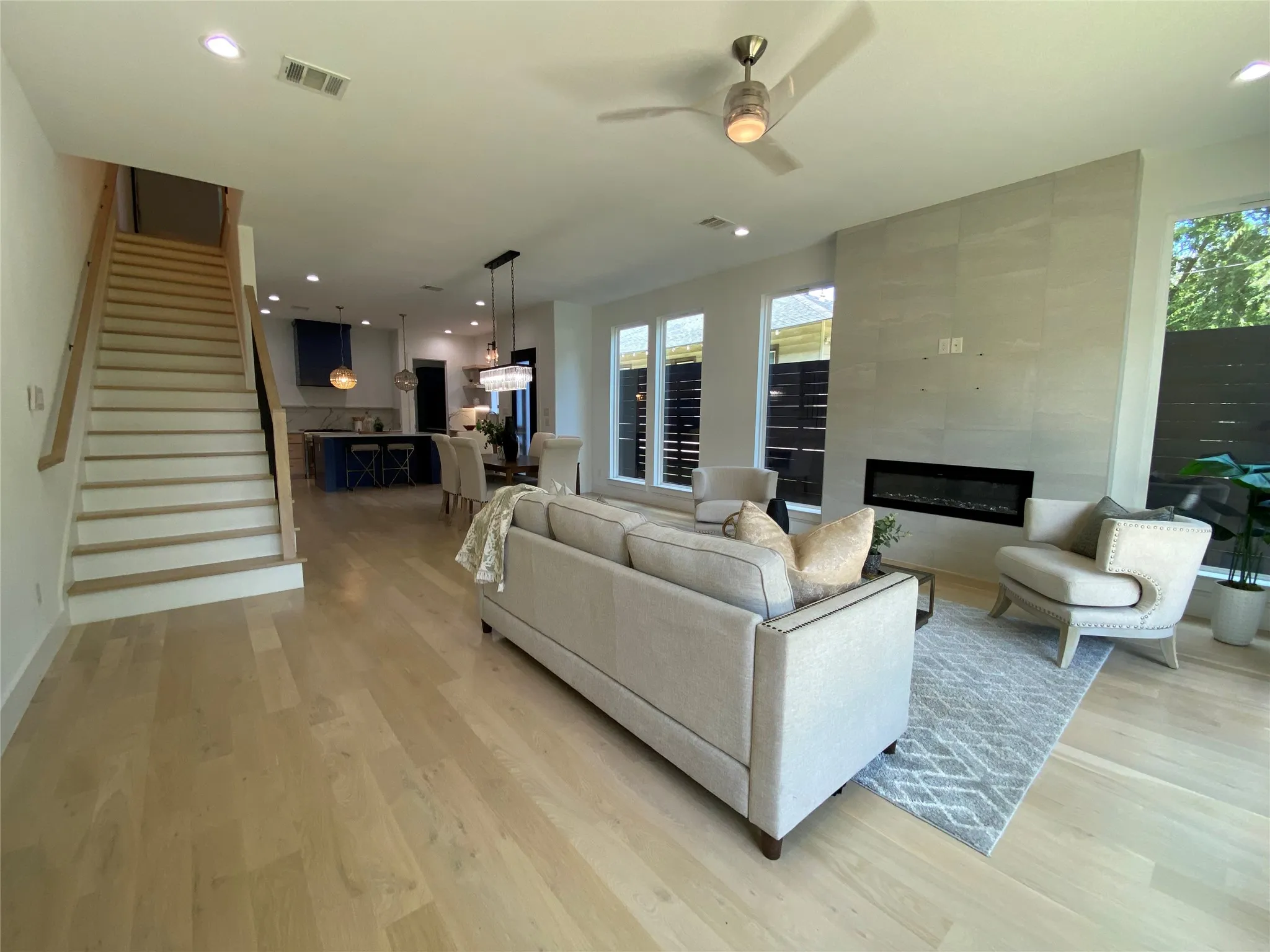 Townhouse For Rent in Dallas County , 807 S Glasgow, Dallas, Texas 75223, 3 Bedrooms, 3 Bathrooms, 2 Garage spaces, 2,342 Sqft, built in 2024, Price $3,950, mls#21301685, Real Estate Agent in Dallas, Homes For Rent in Dallas county, Homes For Rent in Dallas, Realtor in Dallas Texas, Real Estate Brokerage Independent Realty Texas, Luminita Cordes Realtor