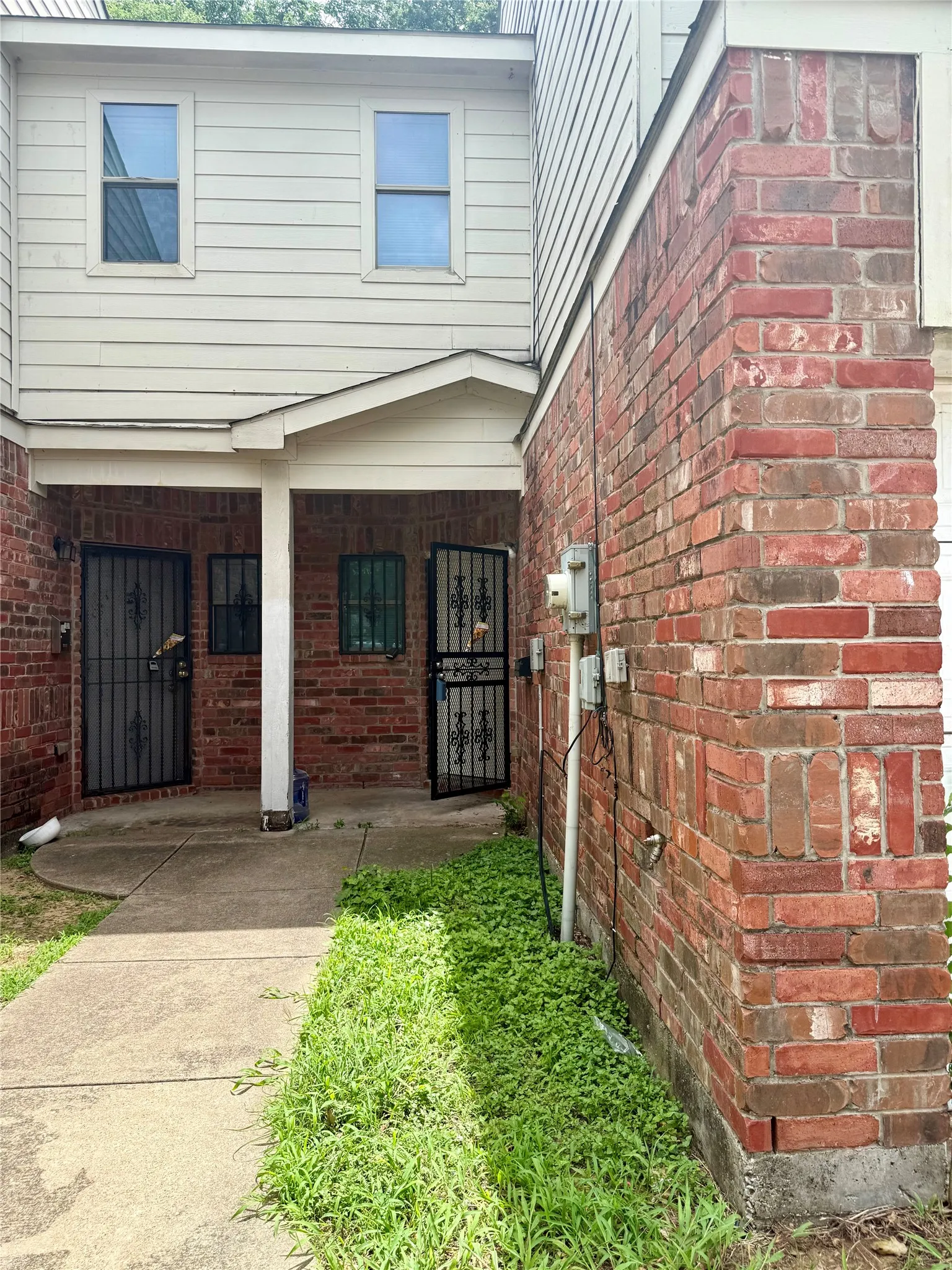 Townhouse For Rent in Dallas County , 216 Creek Cove Drive, Dallas, Texas 75217, 3 Bedroom, 3 Bathroom, 2 Garage spaces, 1,501 Sqft, built in 2006, mls#21297657, Real Estate Agent in Dallas, Homes For Rent in Dallas county, Homes For Rent in Dallas, Realtor in Dallas Texas, Real Estate Brokerage Independent Realty Texas, Luminita Cordes Realtor