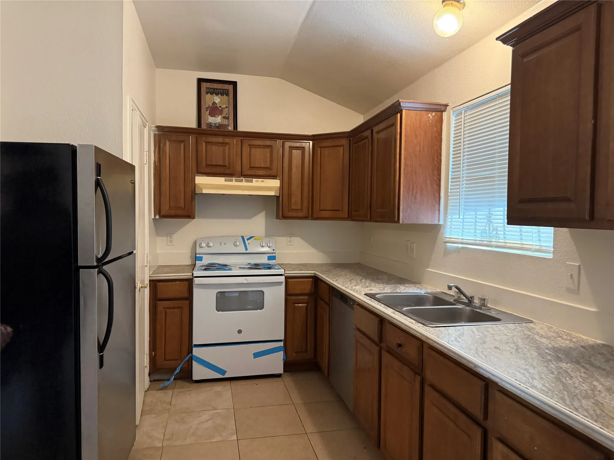 Townhouse For Rent in Dallas County , 216 Creek Cove Drive, Dallas, Texas 75217, 3 Bedroom, 3 Bathroom, 2 Garage spaces, 1,501 Sqft, built in 2006, mls#21297657, Real Estate Agent in Dallas, Homes For Rent in Dallas county, Homes For Rent in Dallas, Realtor in Dallas Texas, Real Estate Brokerage Independent Realty Texas, Luminita Cordes Realtor