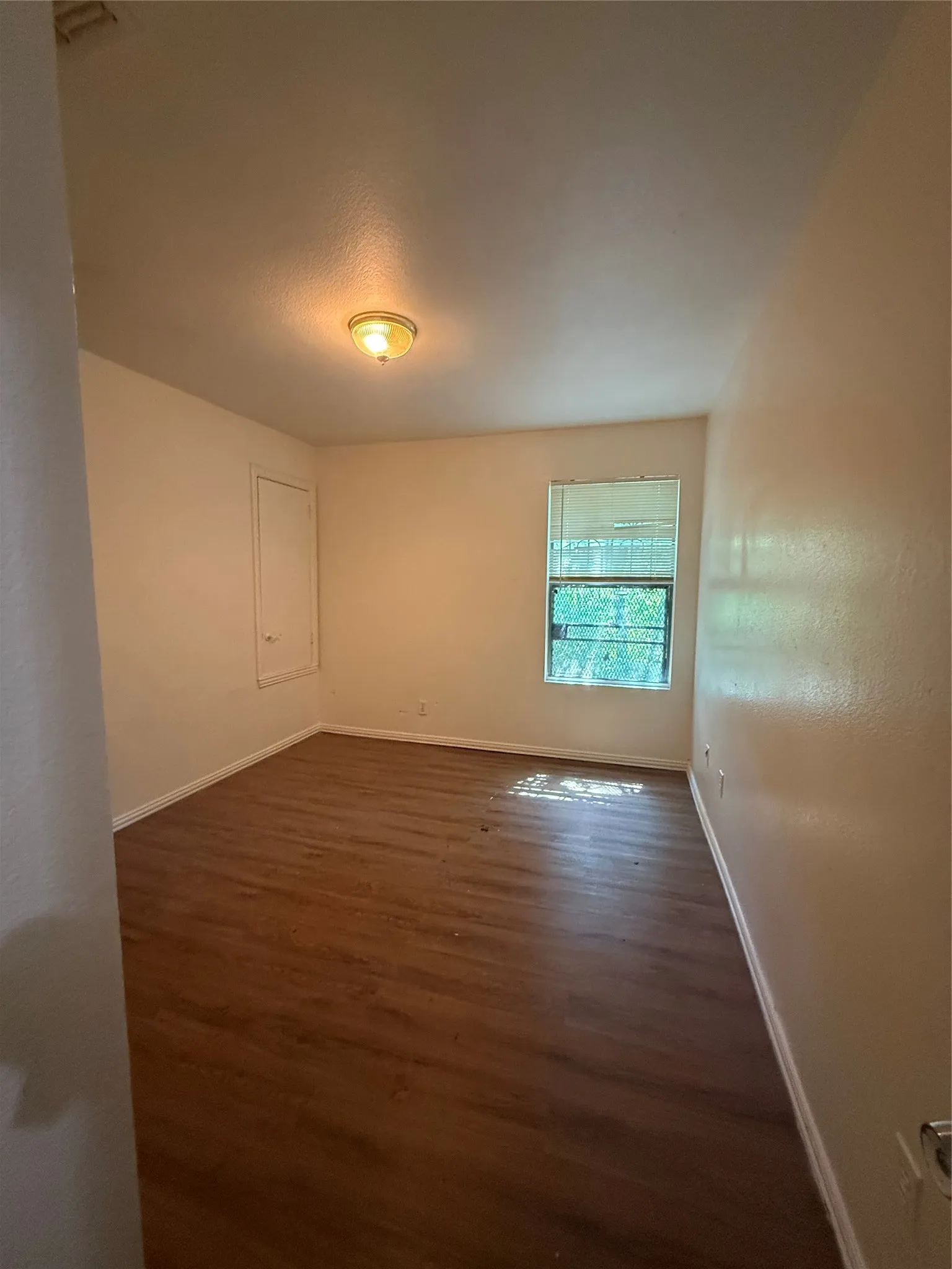 Townhouse For Rent in Dallas County , 216 Creek Cove Drive, Dallas, Texas 75217, 3 Bedroom, 3 Bathroom, 2 Garage spaces, 1,501 Sqft, built in 2006, mls#21297657, Real Estate Agent in Dallas, Homes For Rent in Dallas county, Homes For Rent in Dallas, Realtor in Dallas Texas, Real Estate Brokerage Independent Realty Texas, Luminita Cordes Realtor