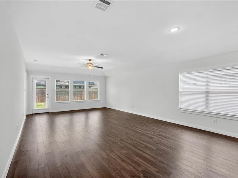 Single Family Residence For Sale in Kaufman County , 4218 Bullock Lane, Forney, Texas 75126, 5 Bedroom, 3 Bathroom, 2 Garage spaces, 2,172 Sqft, built in 2021, mls#21299514, Real Estate Agent in Forney, Homes For Sale in Kaufman county, Homes For Sale in Forney, Realtor in Forney Texas, Real Estate Brokerage Independent Realty Texas, Luminita Cordes Realtor
